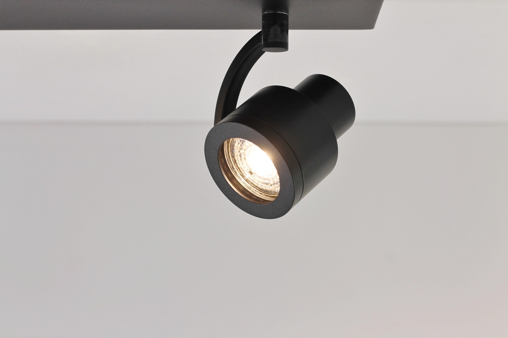 Opbouwspot zwart 2-lichts 39471 Opbouwspot zwart 2-lichts 39471