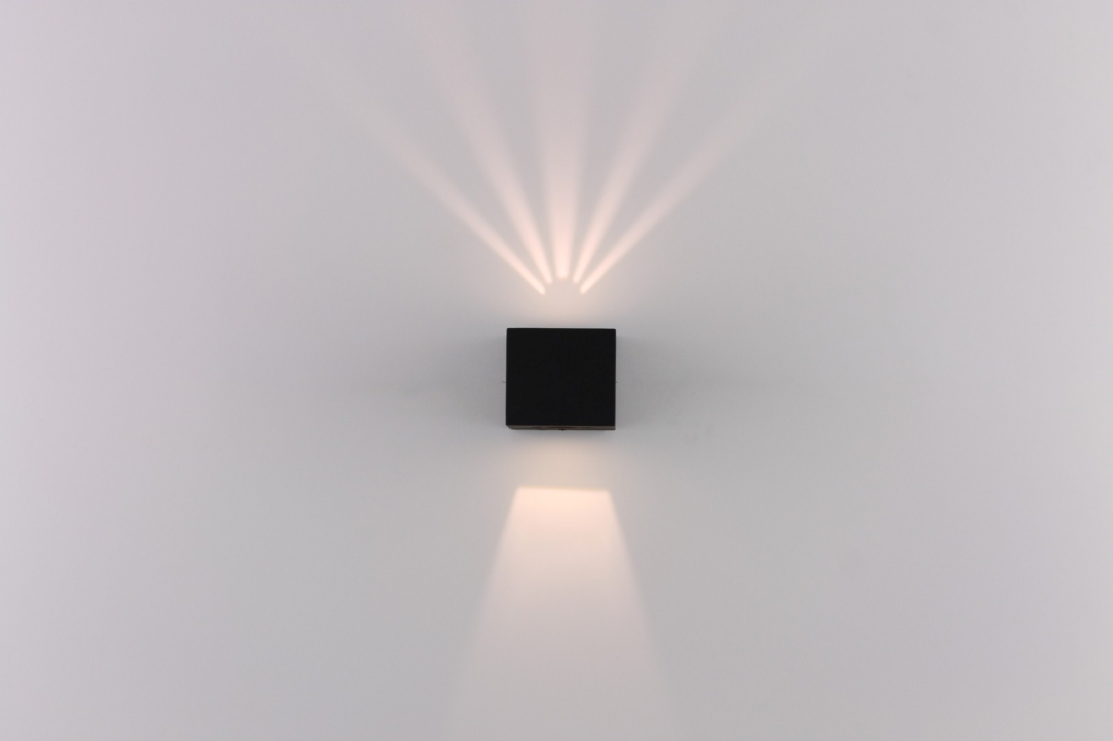Buiten wandlamp LED zwart up / down vierkant 41297 Buiten wandlamp LED zwart up / down vierkant 41297
