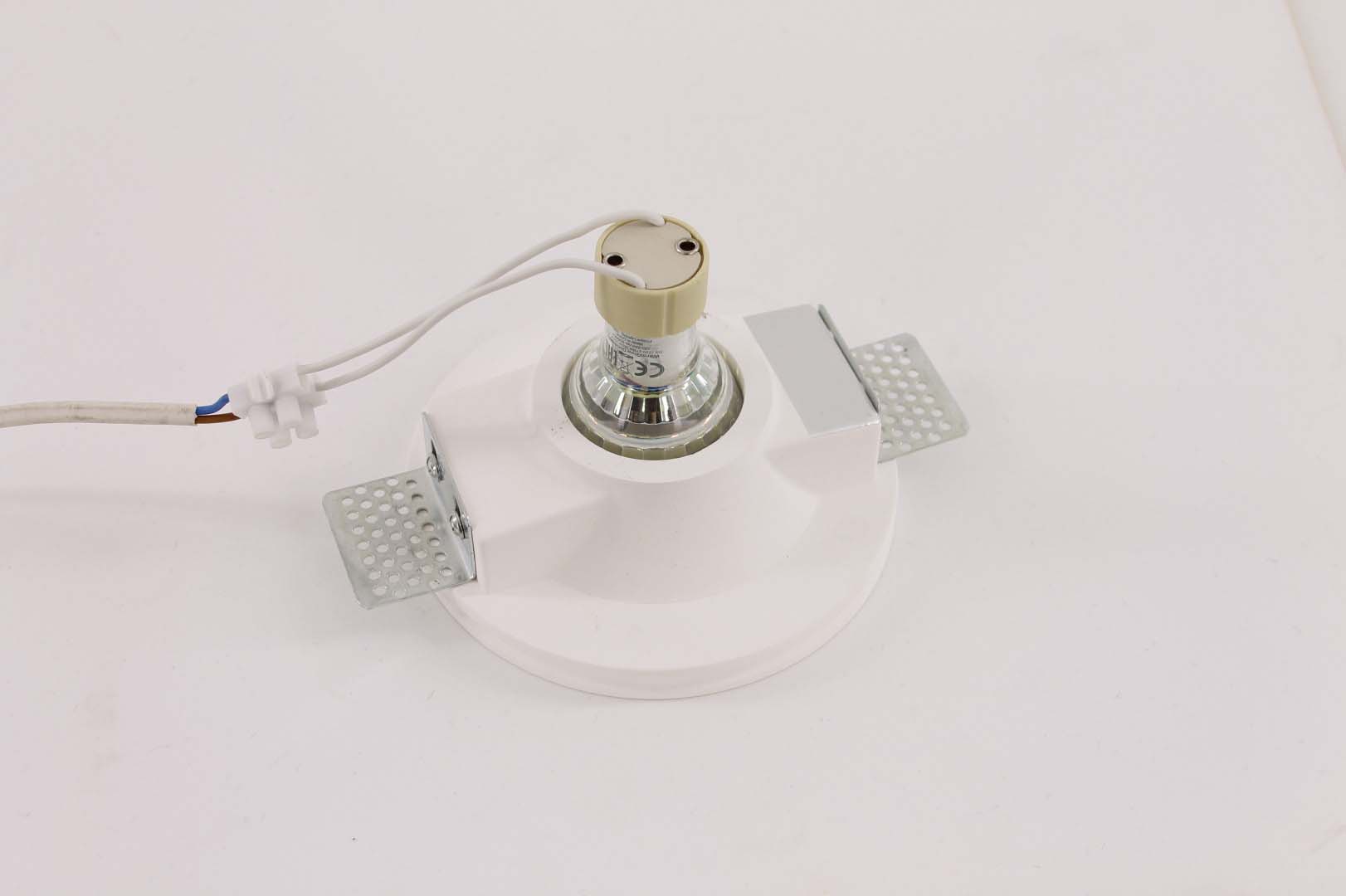 Trimless inbouwspot rond wit 7,6 cm diameter binnenmaat 41828 Trimless inbouwspot rond wit 7,6 cm diameter binnenmaat 41828