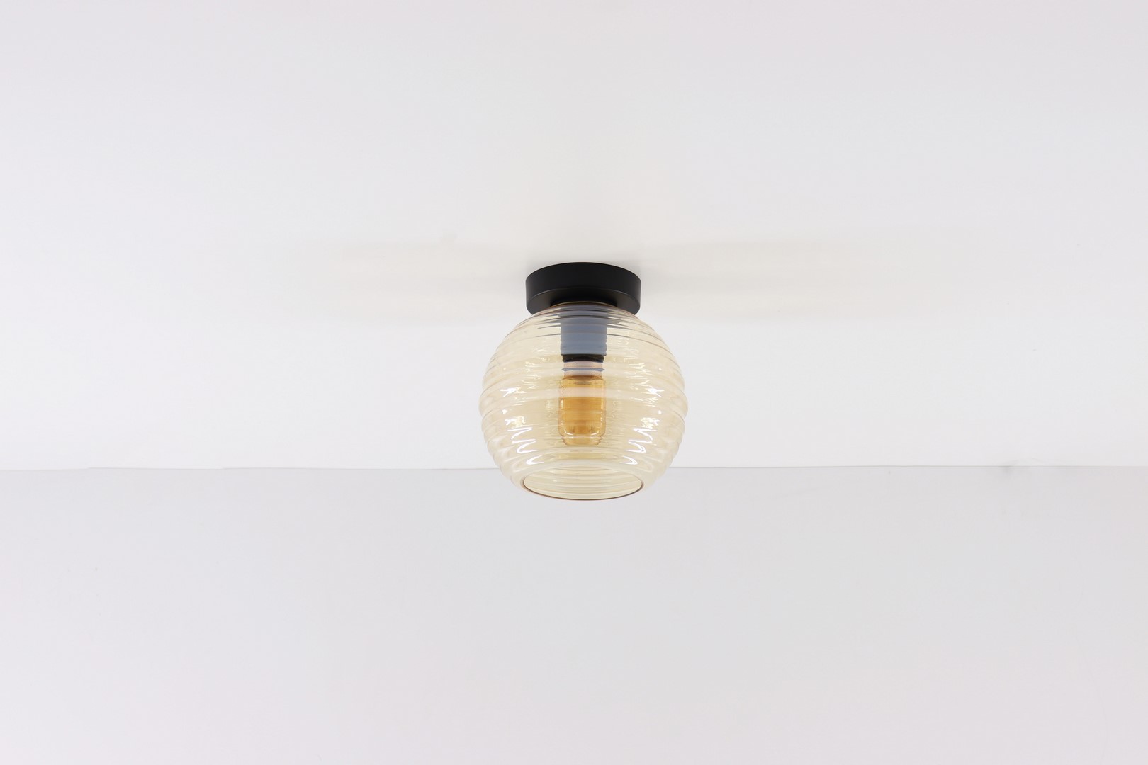Plafondlamp amber bol goud zwart 50057 Plafondlamp amber bol goud zwart 50057