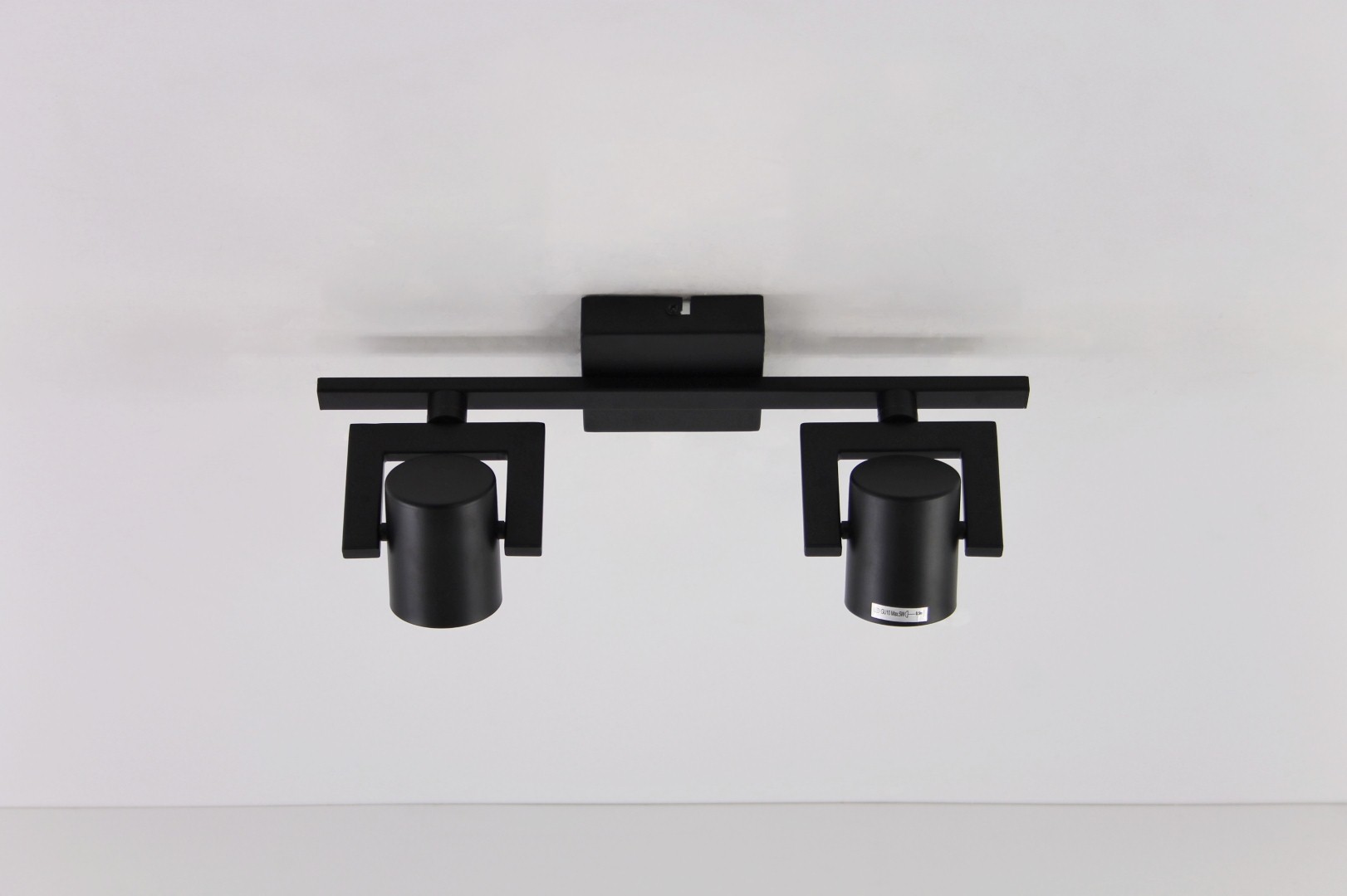 Opbouwspot zwart 2-lichts strak LED 39227 Opbouwspot zwart 2-lichts strak LED 39227