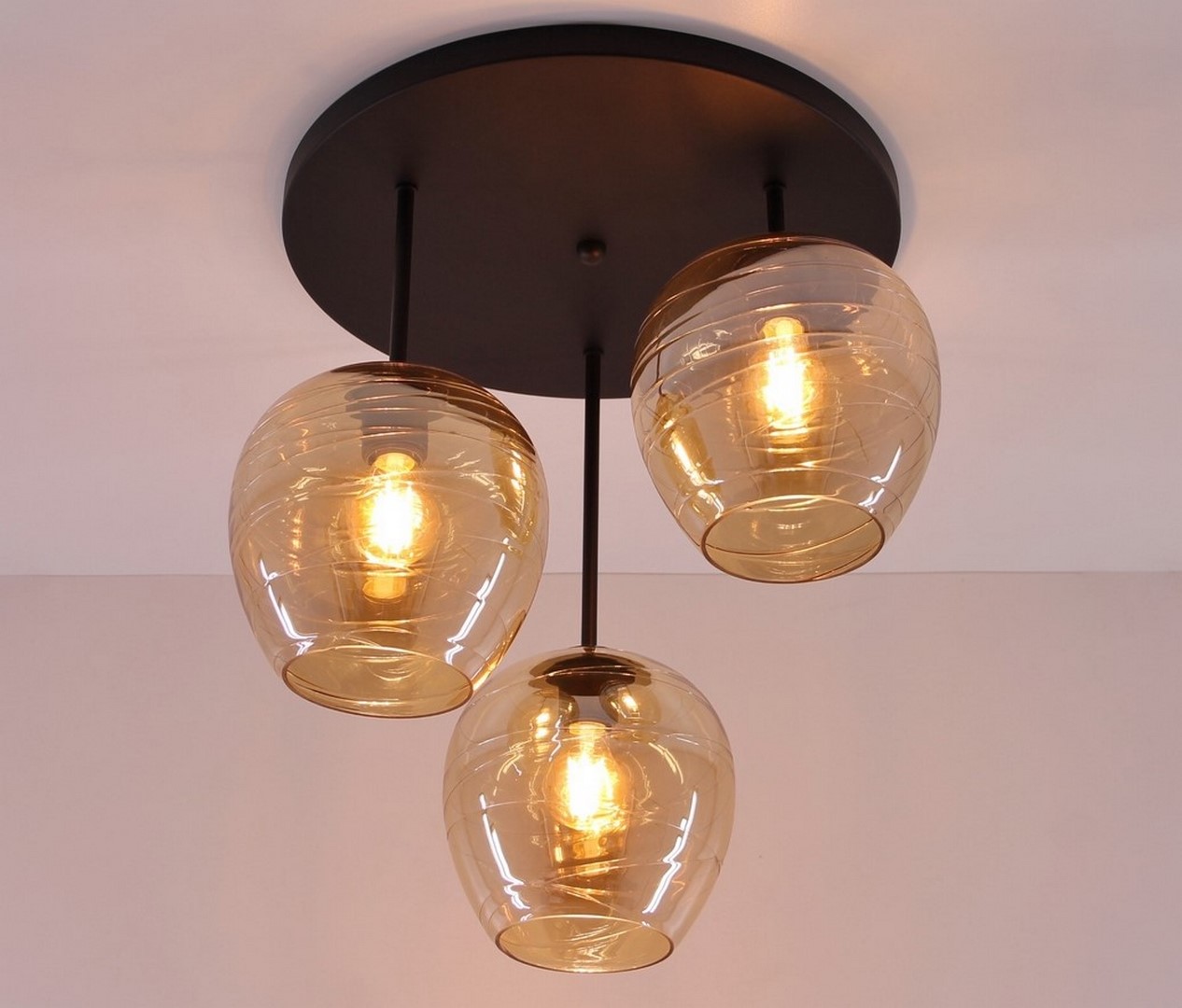 Sfeervolle plafondlamp 3-lichts rond / amberglas 50026 Sfeervolle plafondlamp 3-lichts rond / amberglas 50026