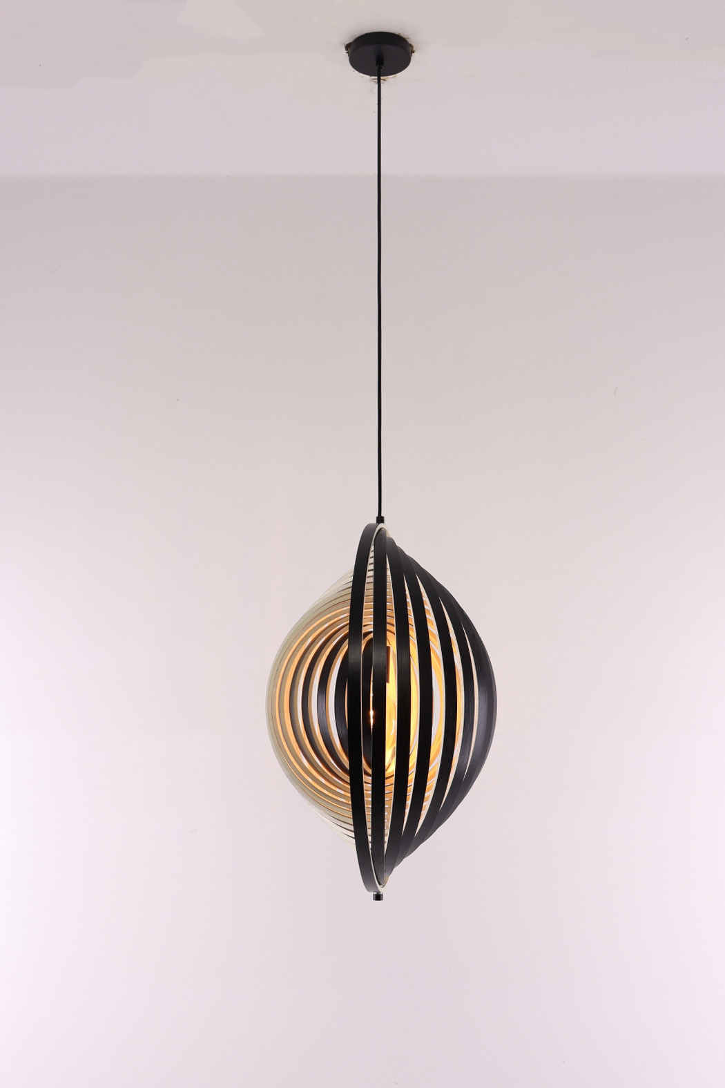 Hanglamp Woody - zwart met hout combi - verstelbare ringen - 59cm 46008 Hanglamp Woody - zwart met hout combi - verstelbare ringen - 59cm 46008