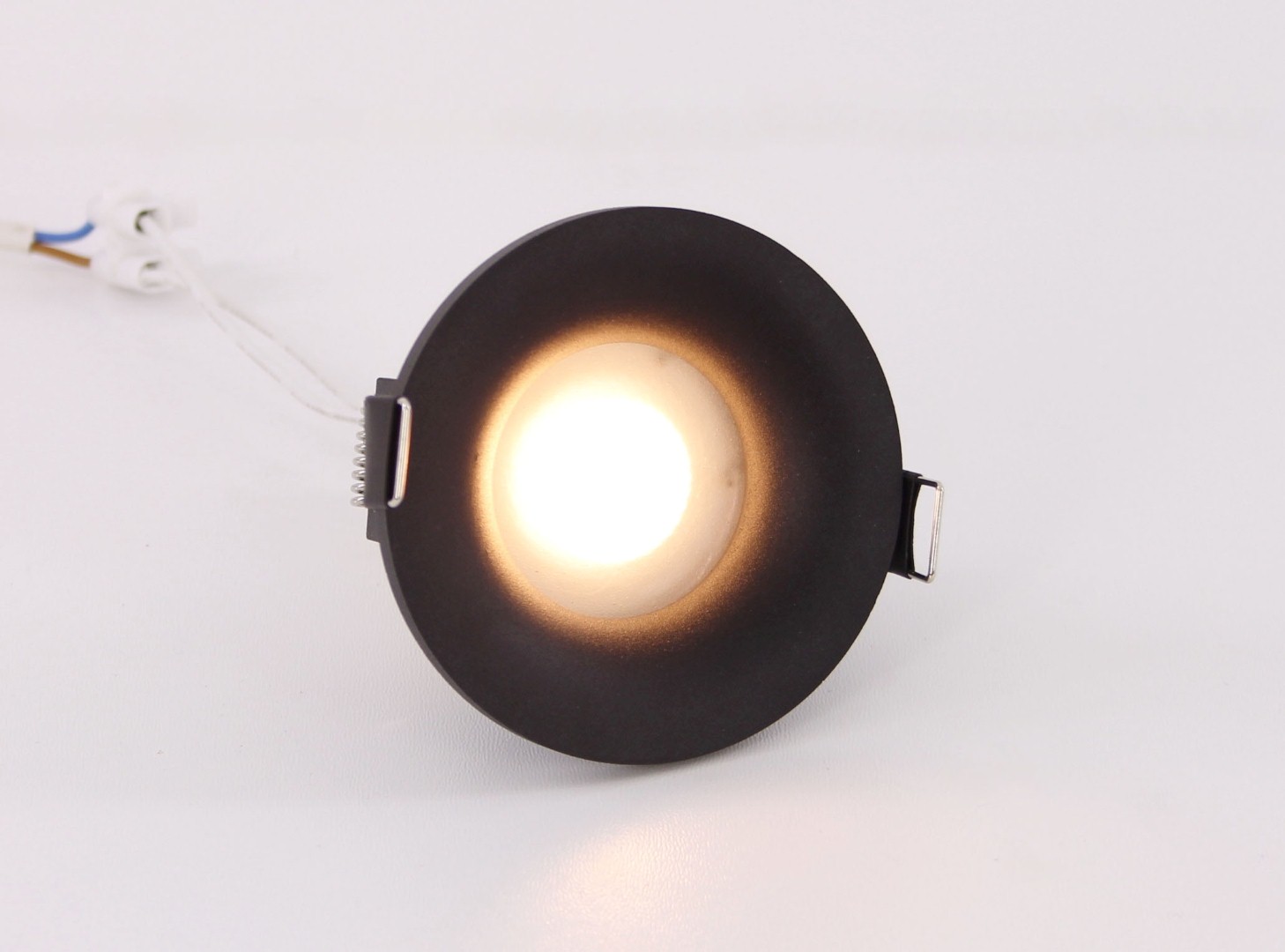 Inbouwspot rond zwart IP44 - Diameter 8,4 cm 41718 Inbouwspot rond zwart IP44 - Diameter 8,4 cm 41718