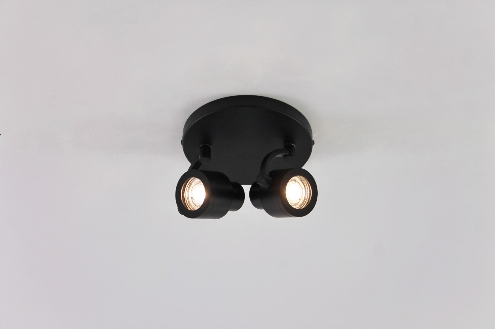 Opbouwspot zwart 2-lichts 39469 Opbouwspot zwart 2-lichts 39469