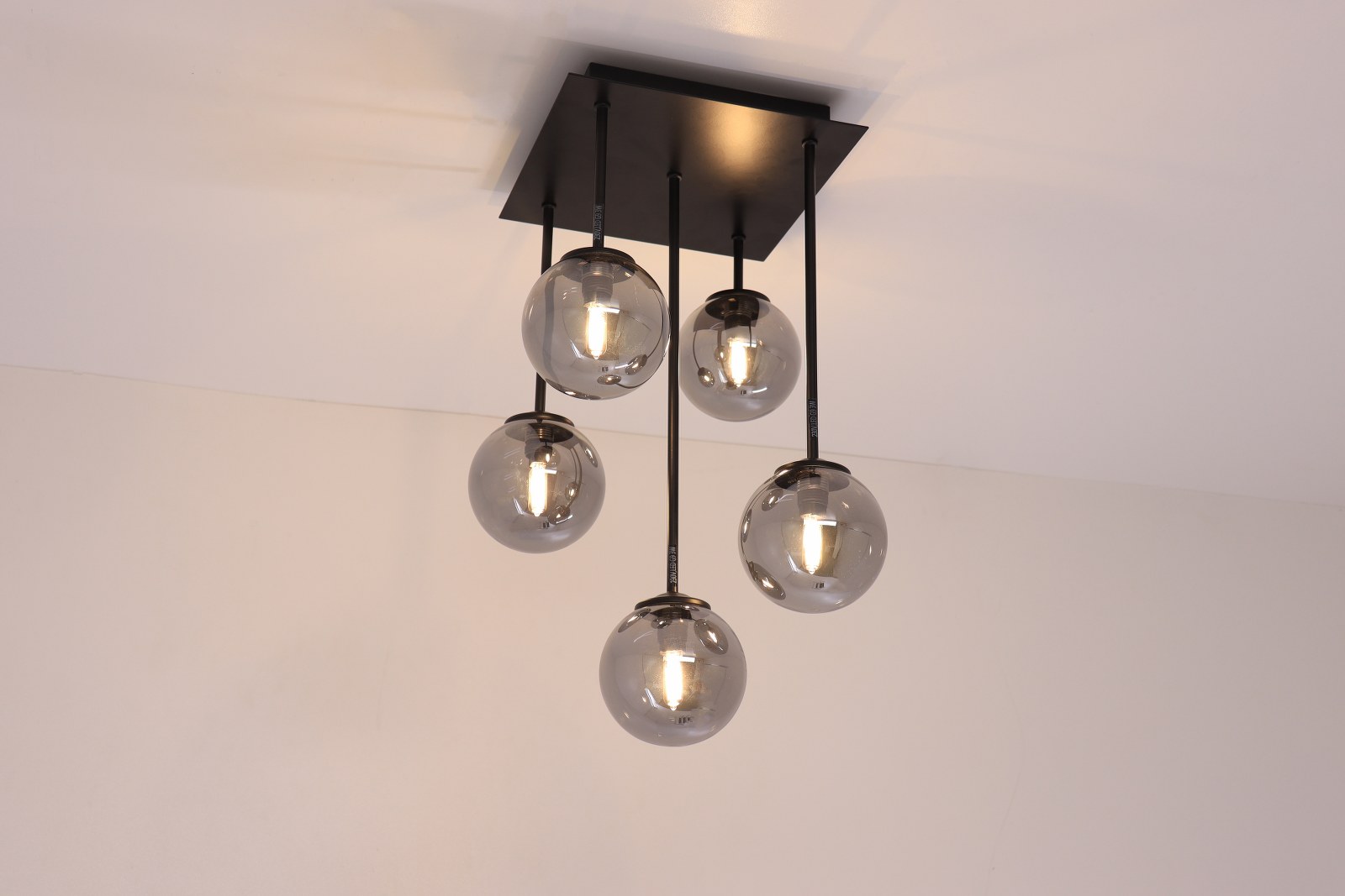 Plafondlamp 5 bollen rookglas | aluminium zwart
