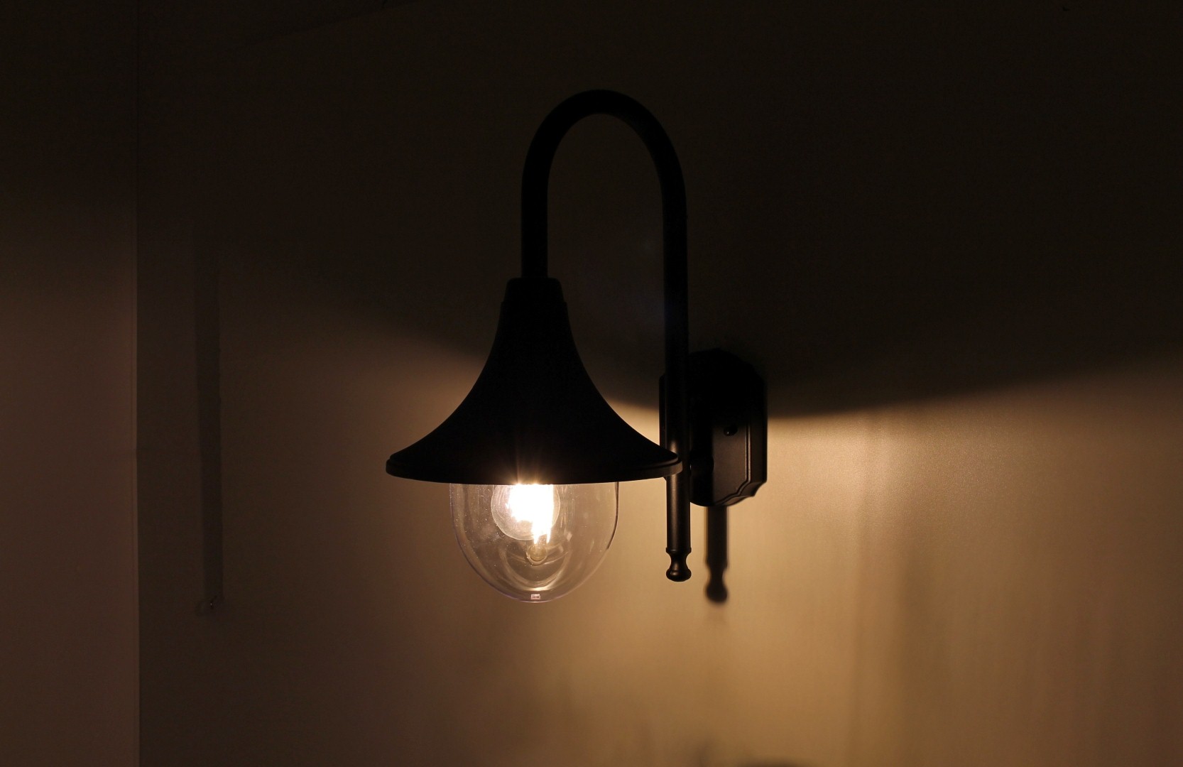 Buiten wandlamp zwart neerwaarts 35320 Buiten wandlamp zwart neerwaarts 35320