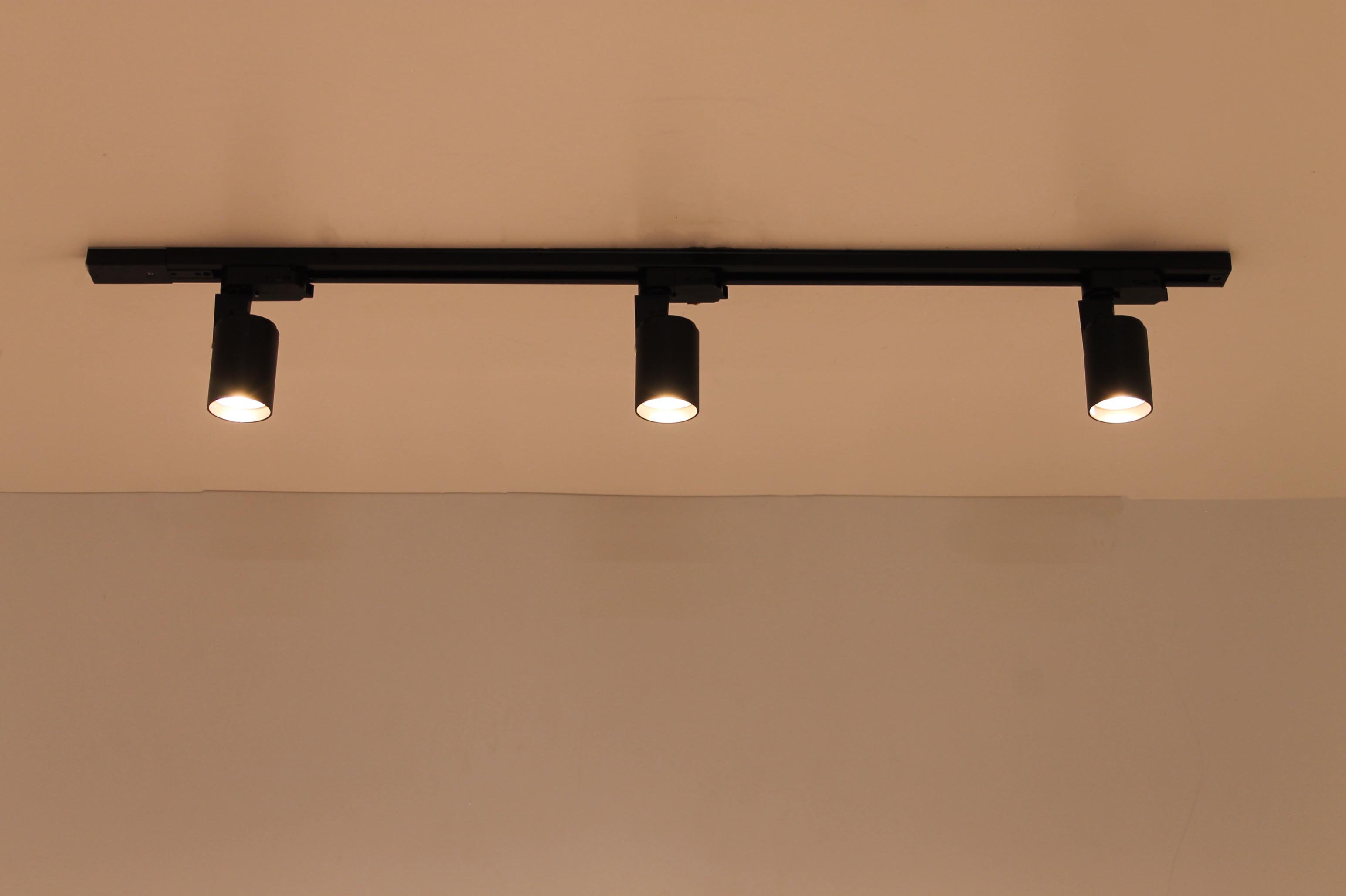 Railverlichting BASIC zwart 1 meter met 3 sport 50173 Railverlichting BASIC zwart 1 meter met 3 sport 50173