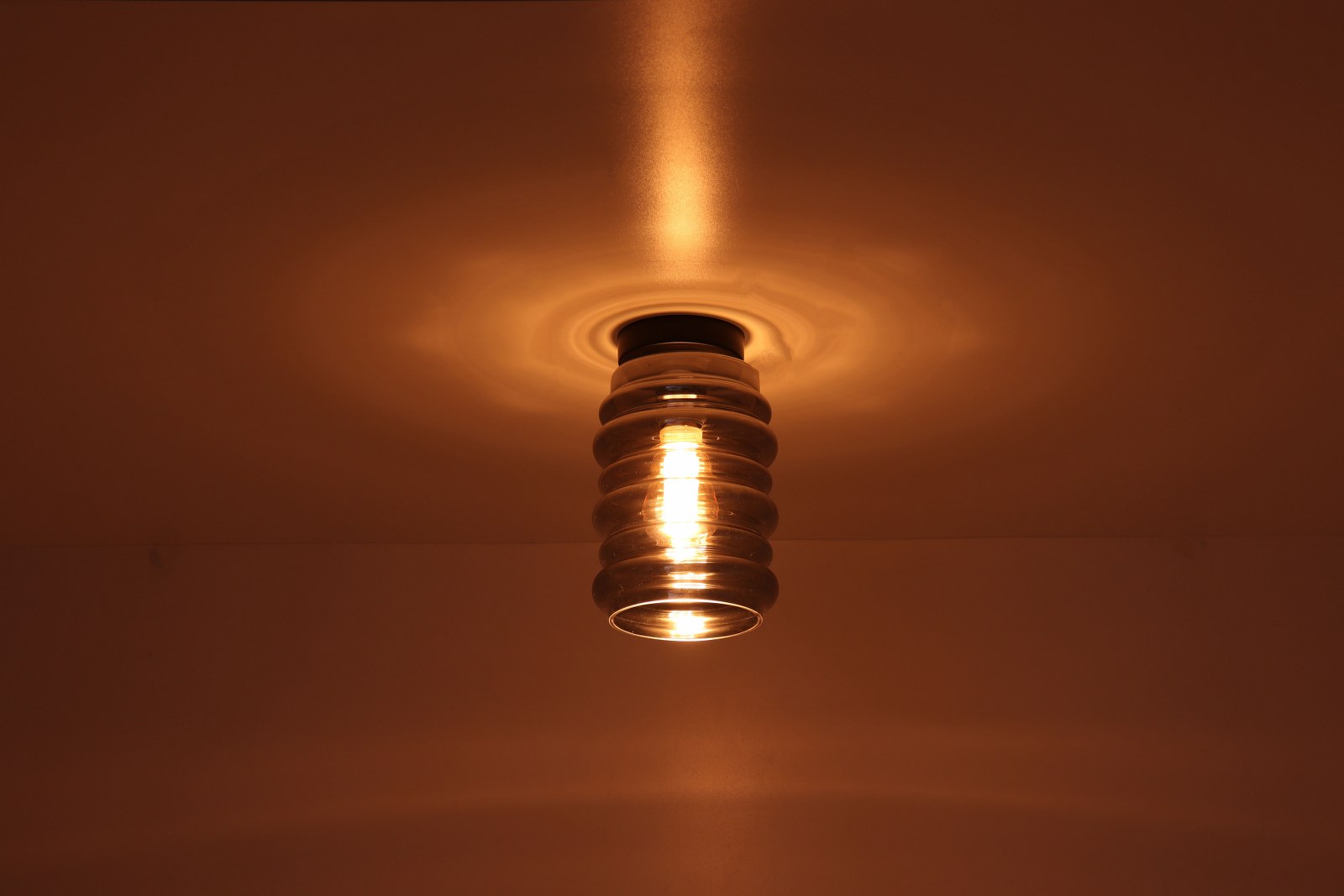 Plafondlamp geribbeld smoke rookglas 50100 Plafondlamp geribbeld smoke rookglas 50100