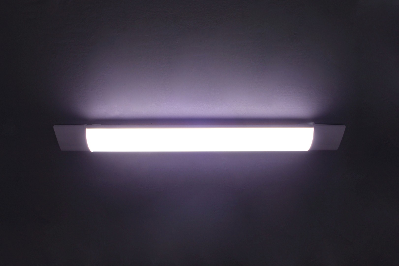 plafondlamp strak wit armatuur kort 40489 plafondlamp strak wit armatuur kort 40489