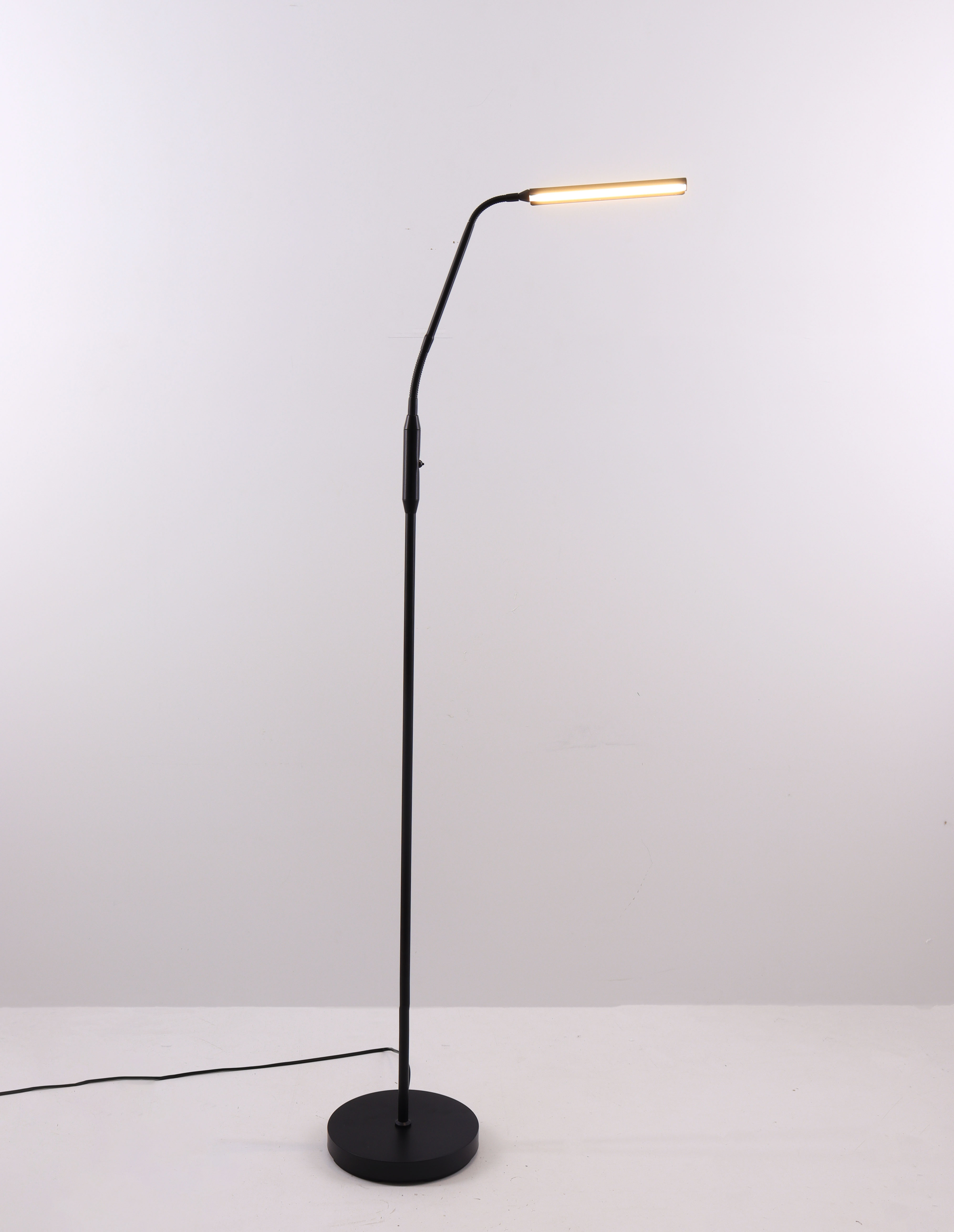 Door gebonden onderhoud Moderne leeslamp vloerlamp | LED | zwart