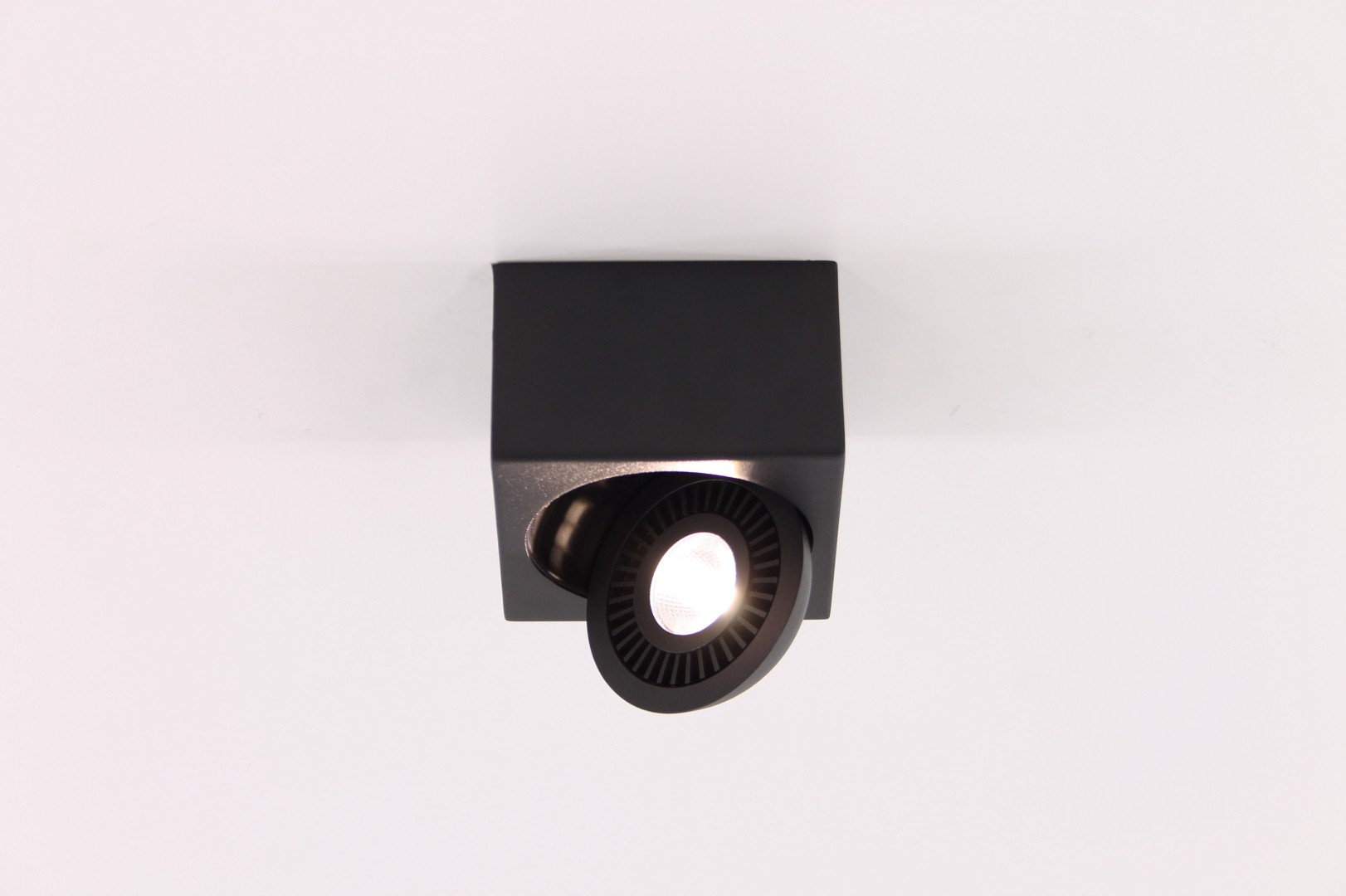 Opbouwspot zwart vierkant 1-lichts LED 40897 Opbouwspot zwart vierkant 1-lichts LED 40897