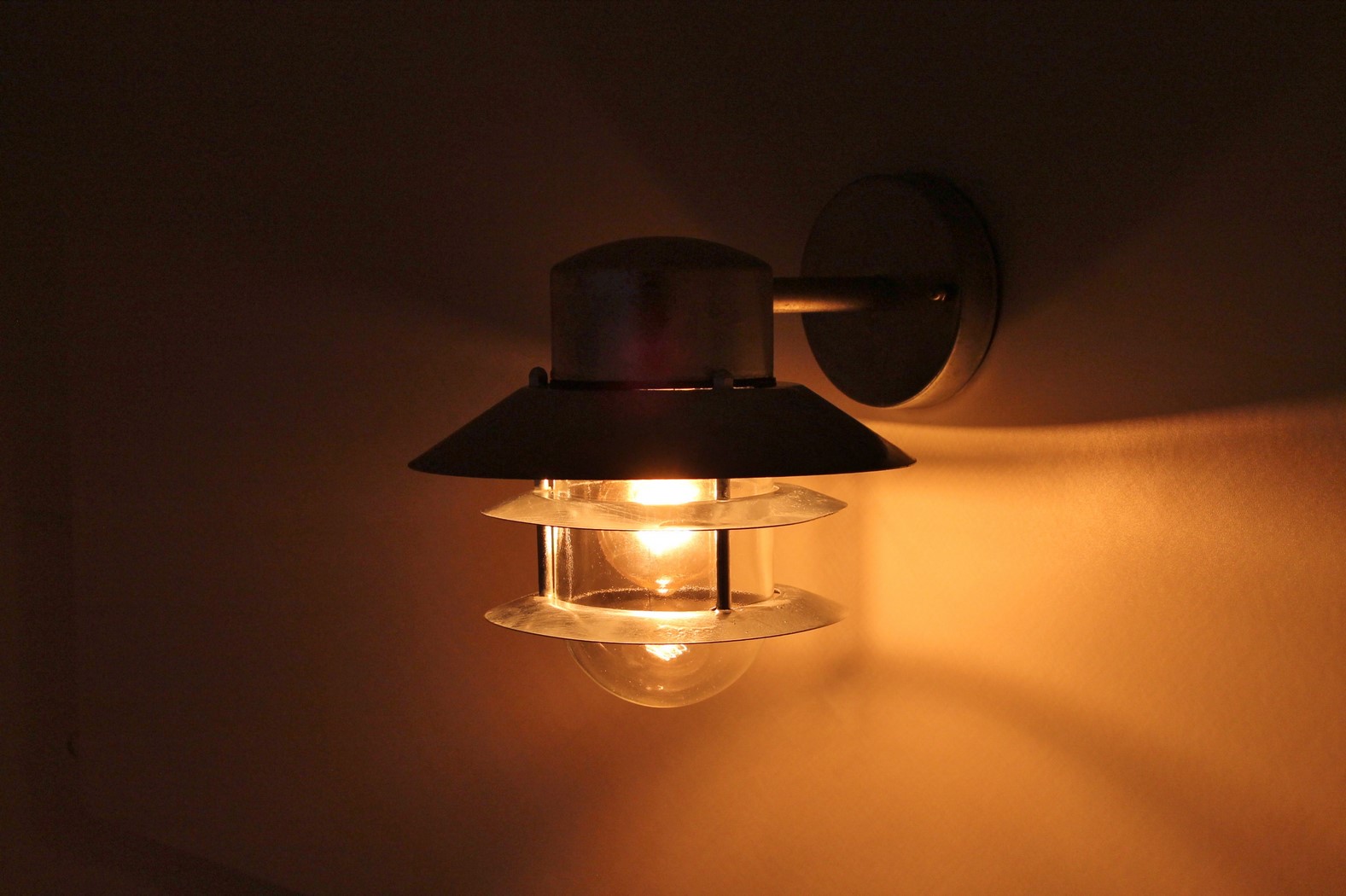 Buiten wandlamp alu neerwaarts 30416 Buiten wandlamp alu neerwaarts 30416