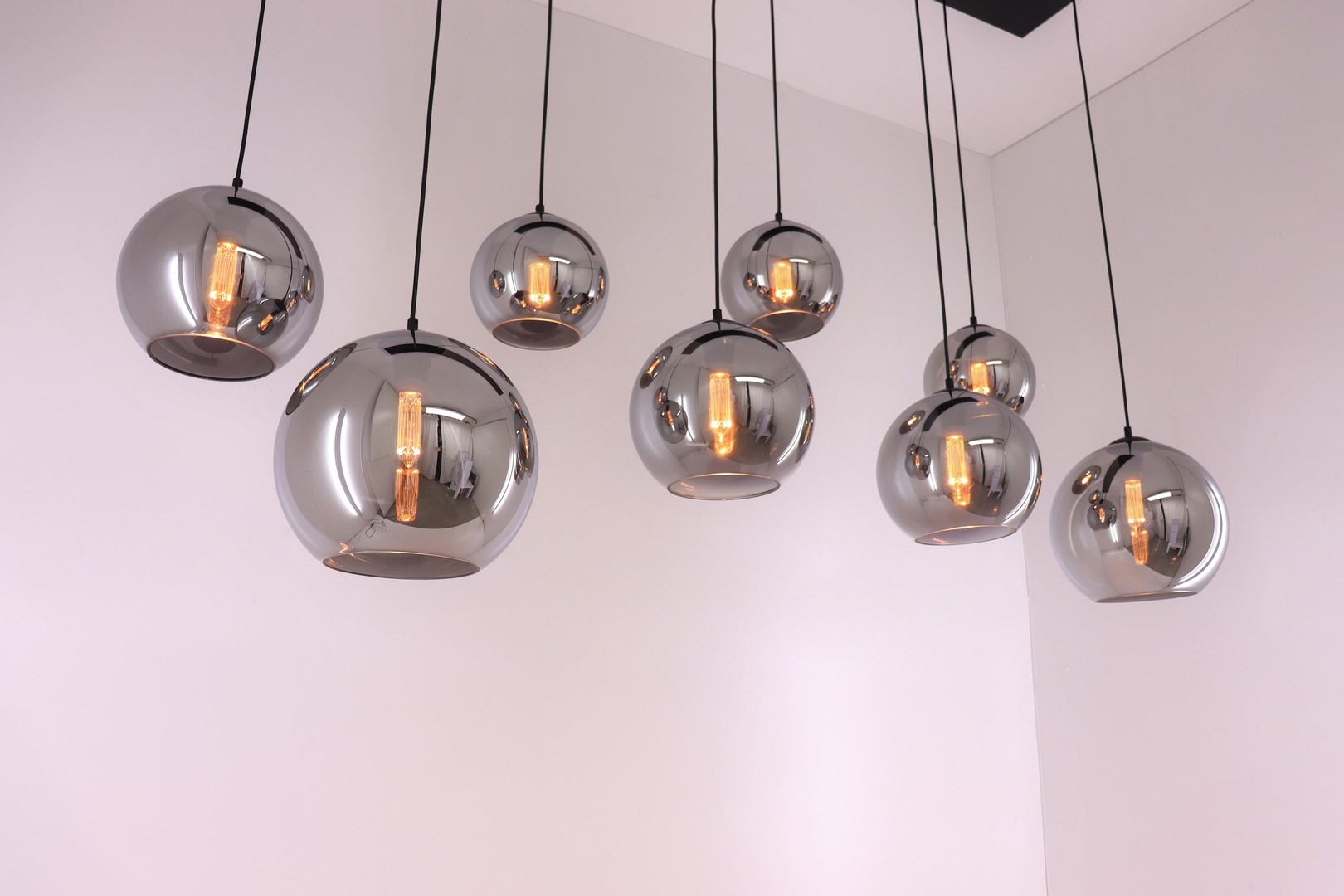 EEF Hanglamp 8-lichts bollen rookglas - 165cm 50123 EEF Hanglamp 8-lichts bollen rookglas - 165cm 50123