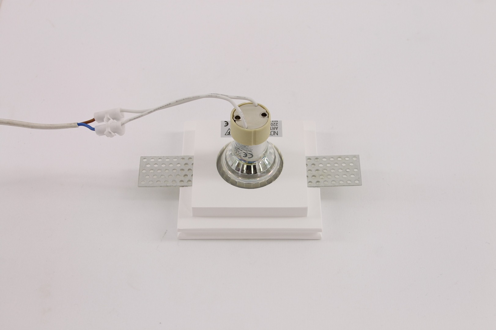 Trimless inbouwspot wit vierkant 6x6 cm binnenmaat 41824 Trimless inbouwspot wit vierkant 6x6 cm binnenmaat 41824