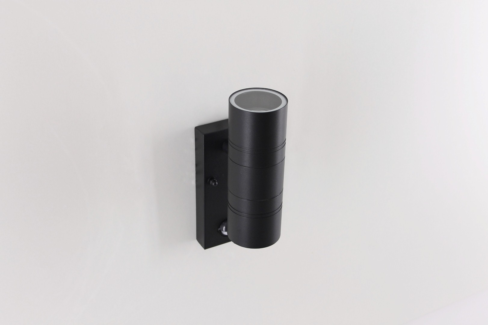 Buiten wandlamp zwart up / down met sensor 39546 Buiten wandlamp zwart up / down met sensor 39546