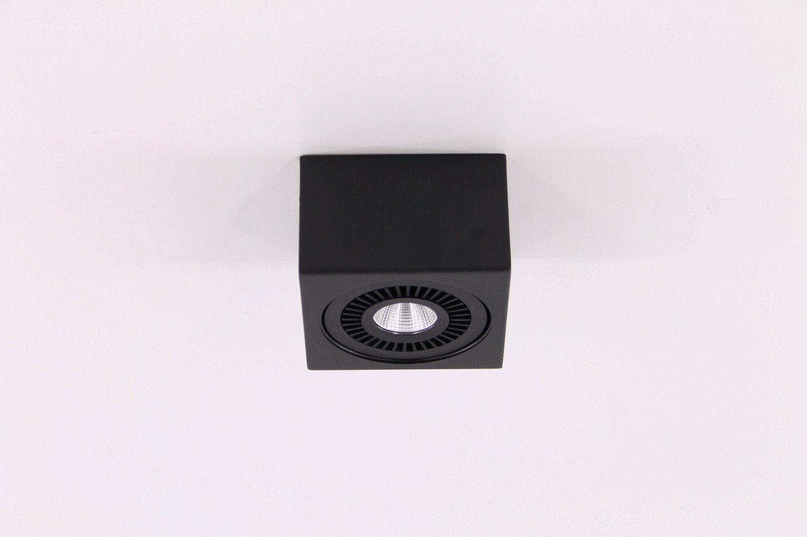 Opbouwspot zwart vierkant 1-lichts LED 40897 Opbouwspot zwart vierkant 1-lichts LED 40897