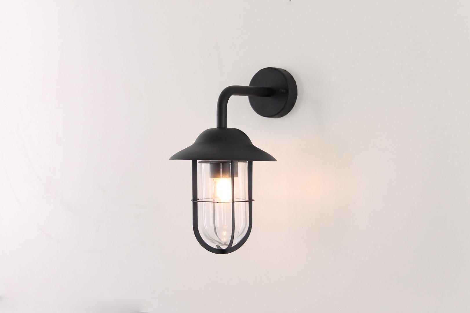 Buiten wandlamp zwart neerwaarts 40262 Buiten wandlamp zwart neerwaarts 40262