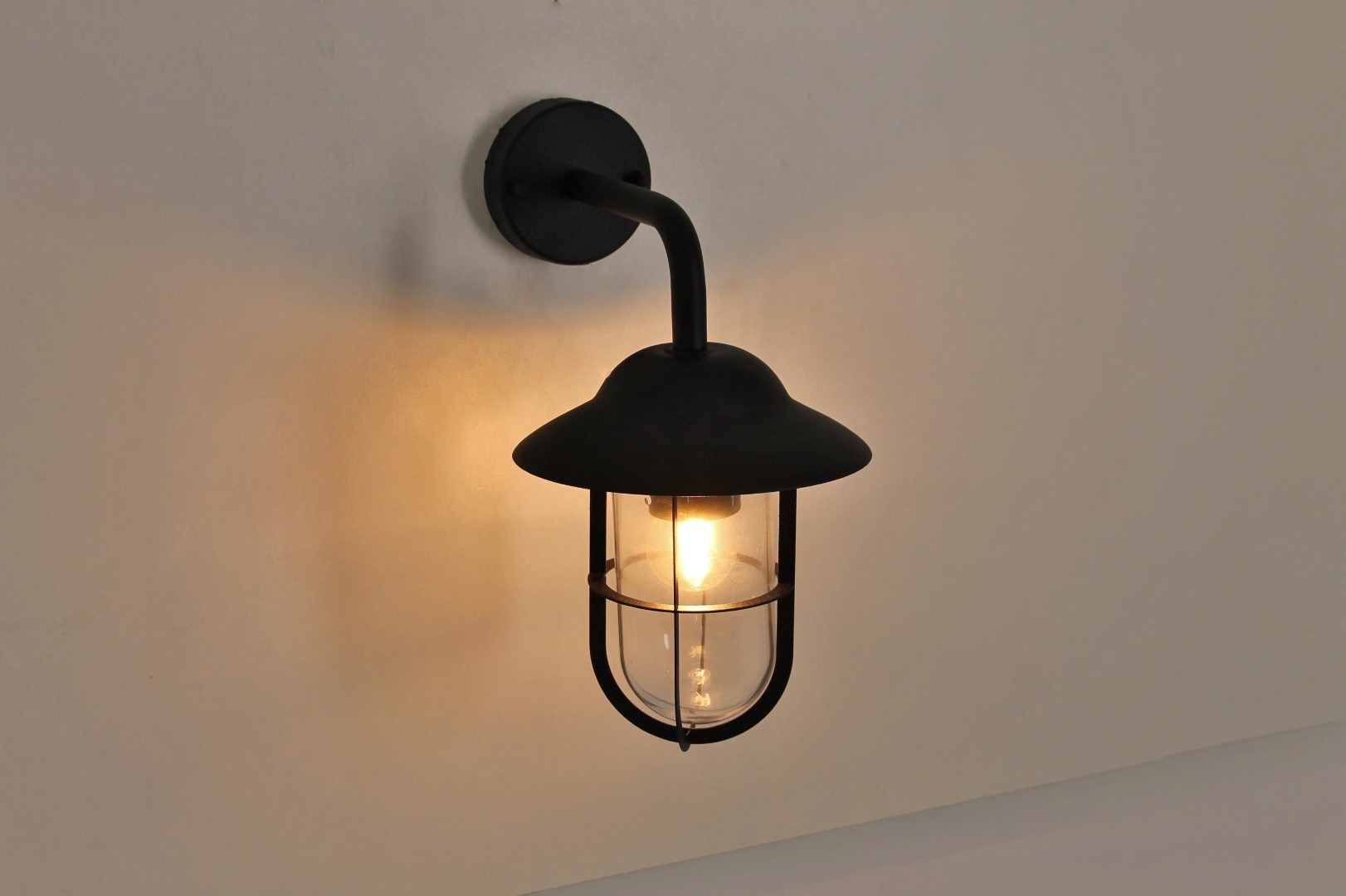 Buiten wandlamp zwart neerwaarts 40262 Buiten wandlamp zwart neerwaarts 40262