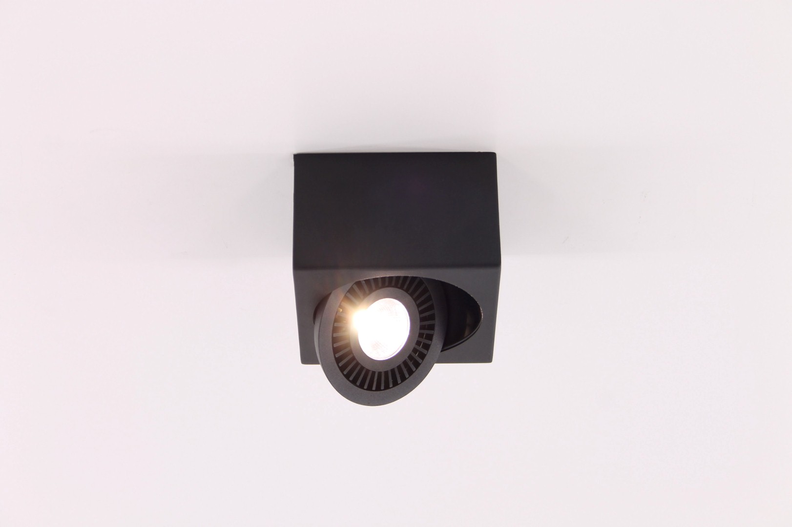 Opbouwspot zwart vierkant 1-lichts LED 40897 Opbouwspot zwart vierkant 1-lichts LED 40897