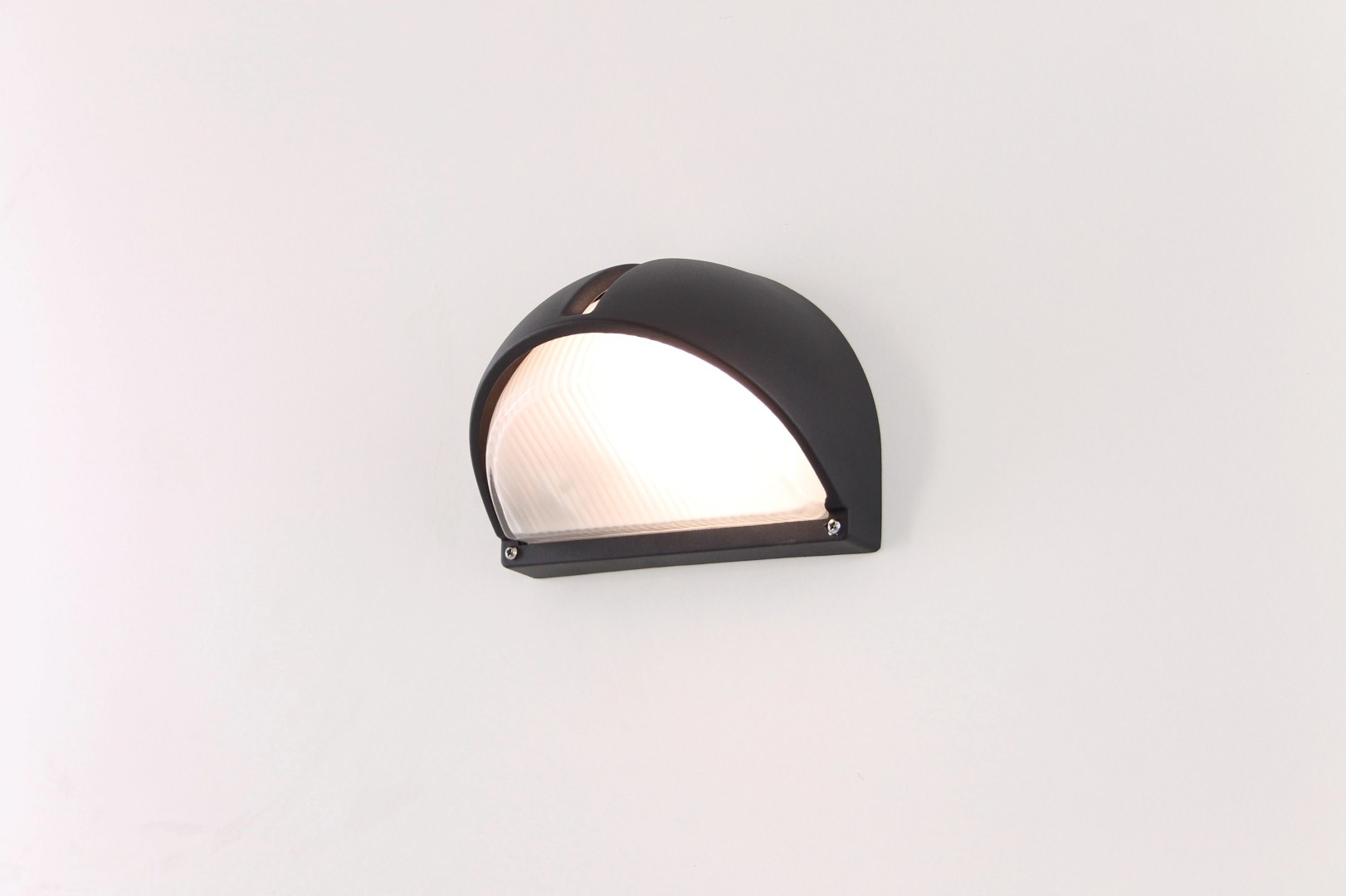 Buiten wandlamp halfrond zwart 40182 Buiten wandlamp halfrond zwart 40182