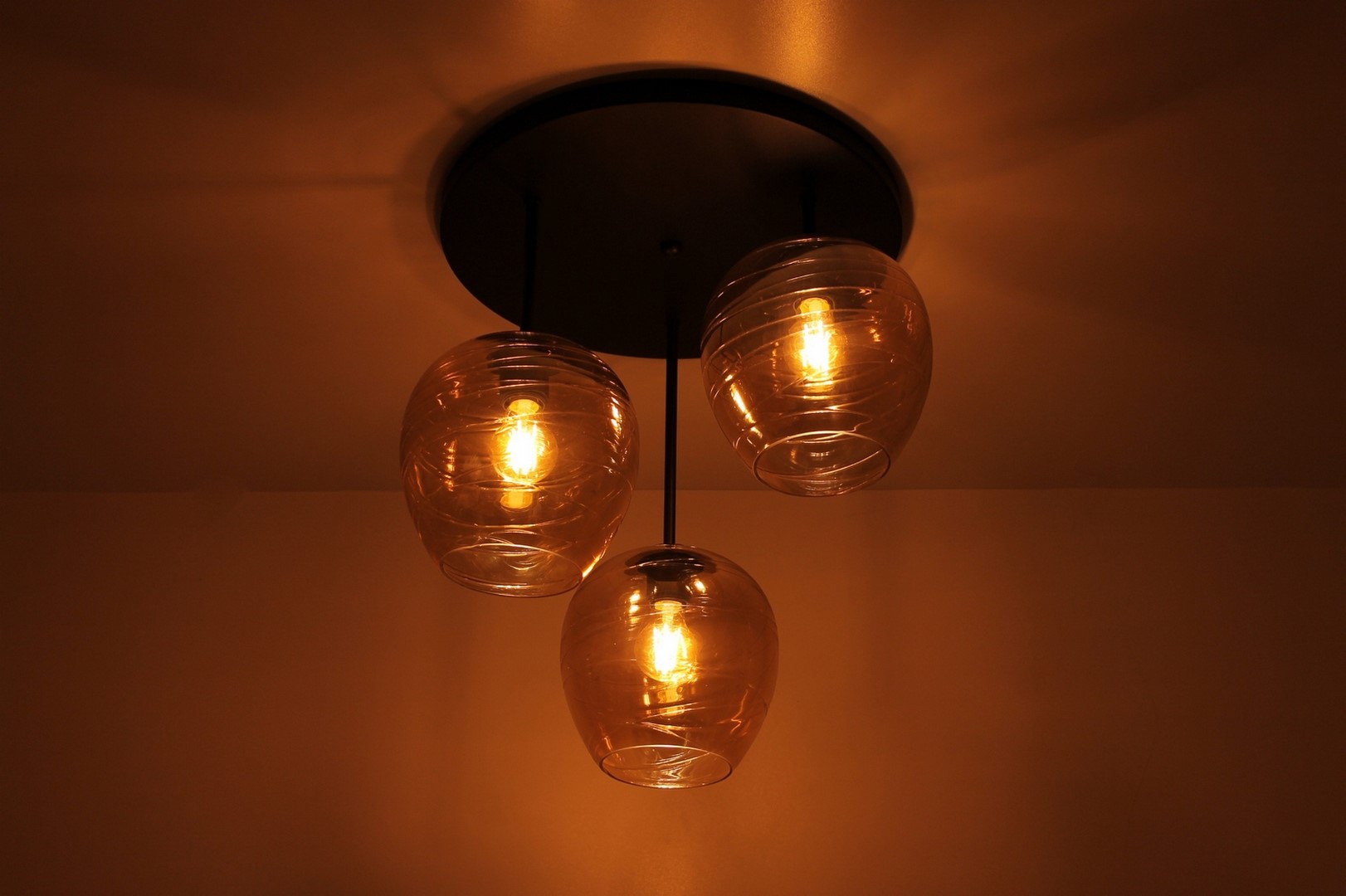 Sfeervolle plafondlamp 3-lichts rond / amberglas 50026 Sfeervolle plafondlamp 3-lichts rond / amberglas 50026