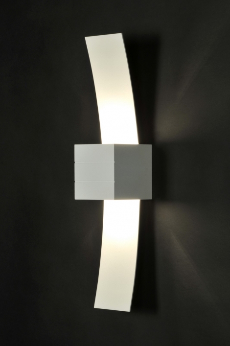 Wandlamp blok wit lang 33901 Wandlamp blok wit lang 33901
