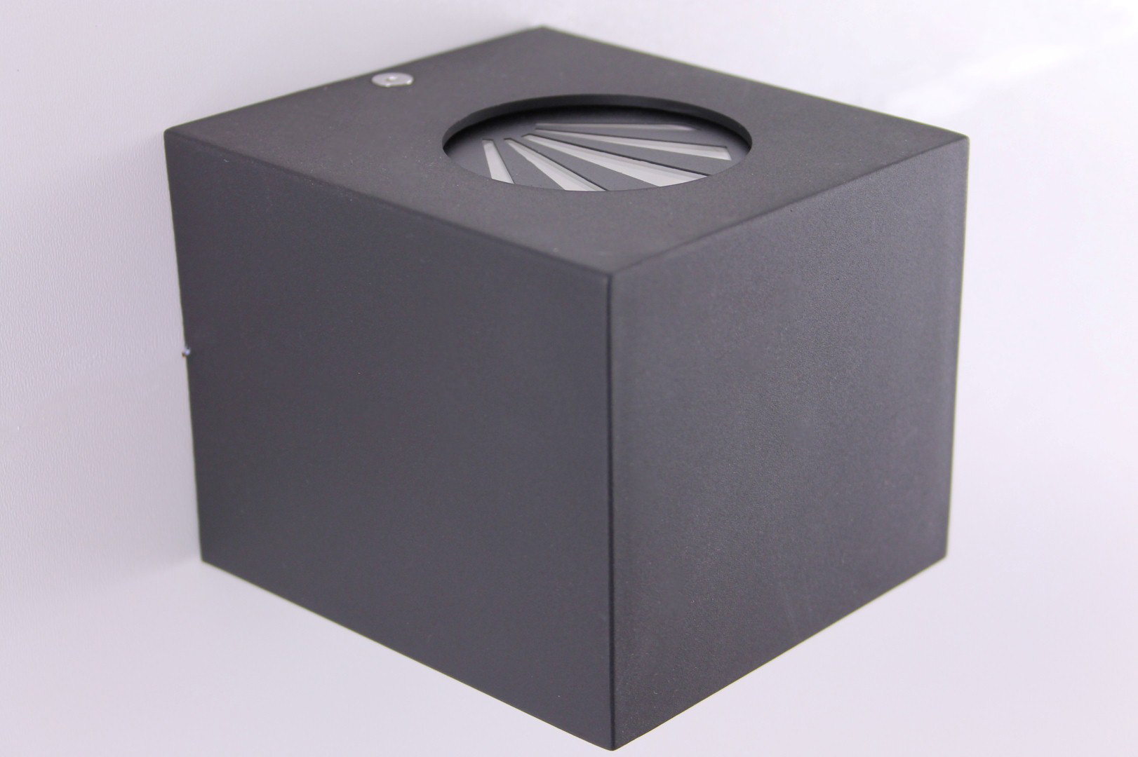 Buiten wandlamp LED zwart up / down vierkant 41297 Buiten wandlamp LED zwart up / down vierkant 41297