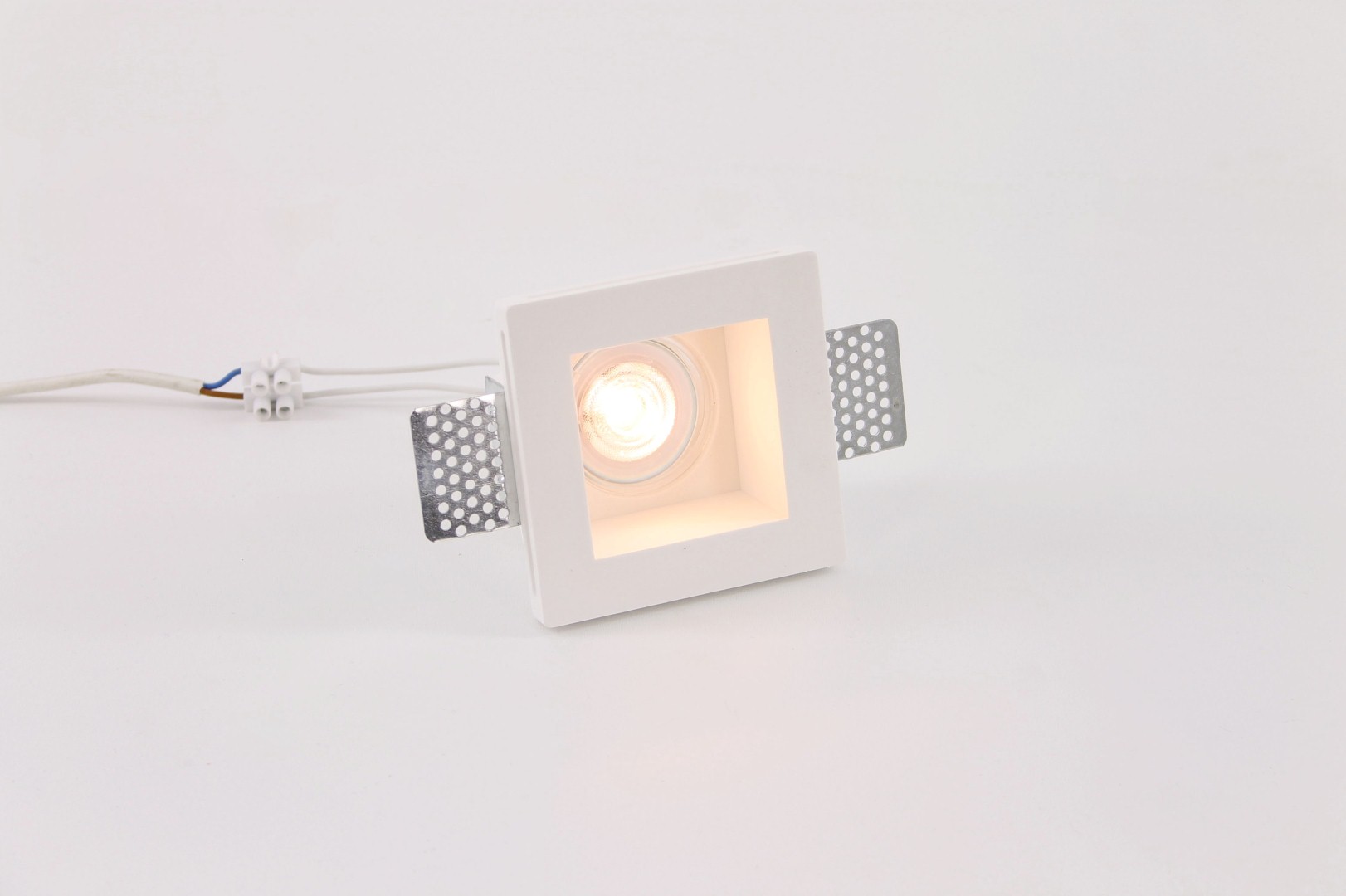 Trimless inbouwspot vierkant wit 6x6 cm 41820 Trimless inbouwspot vierkant wit 6x6 cm 41820