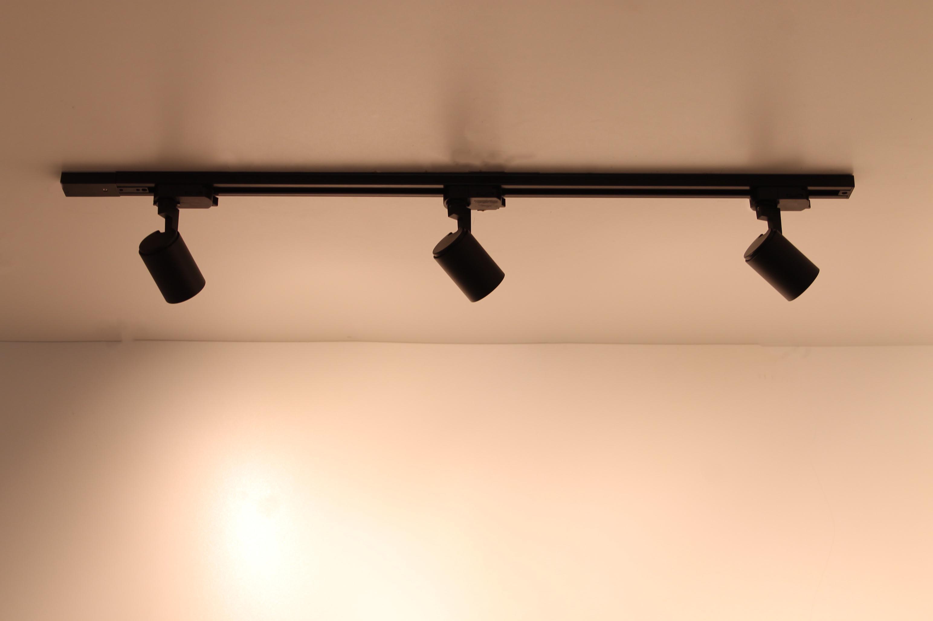 Railverlichting BASIC zwart 1 meter met 3 sport 50173 Railverlichting BASIC zwart 1 meter met 3 sport 50173