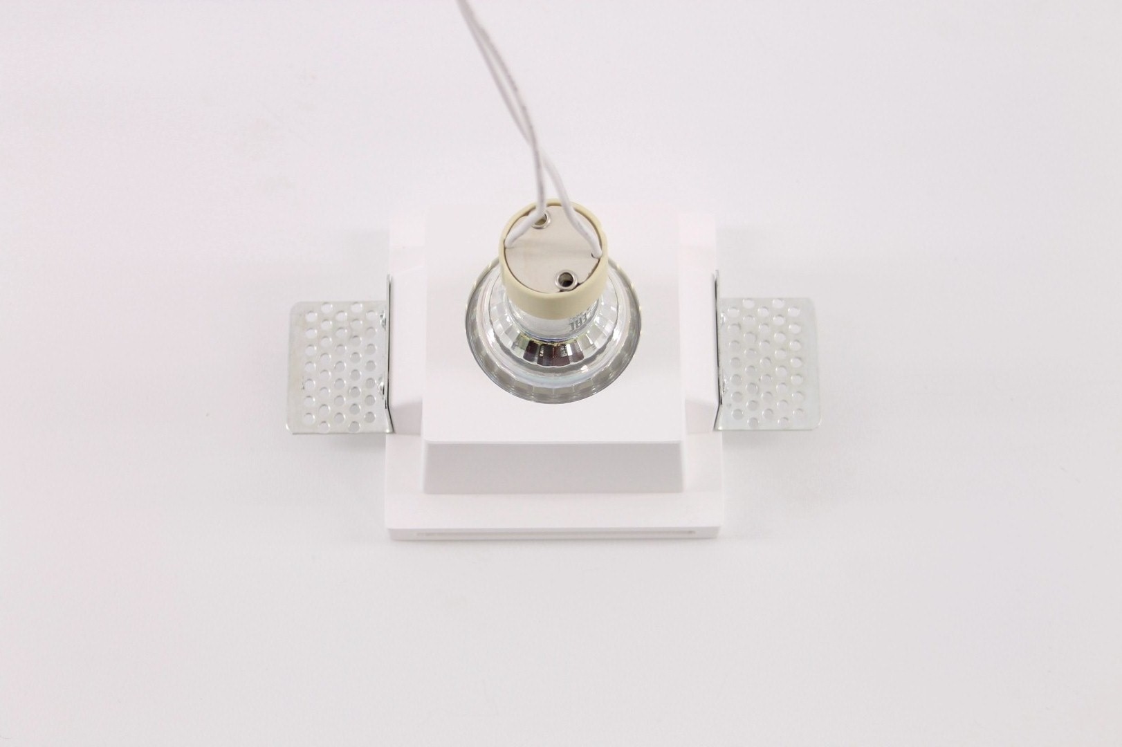 Trimless inbouwspot wit rond diameter binnenmaat 6 cm 41821 Trimless inbouwspot wit rond diameter binnenmaat 6 cm 41821