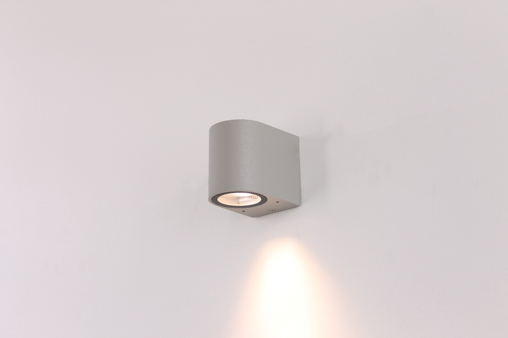 Retoucheren Ga wandelen stel voor Buiten wandlamp zilver down