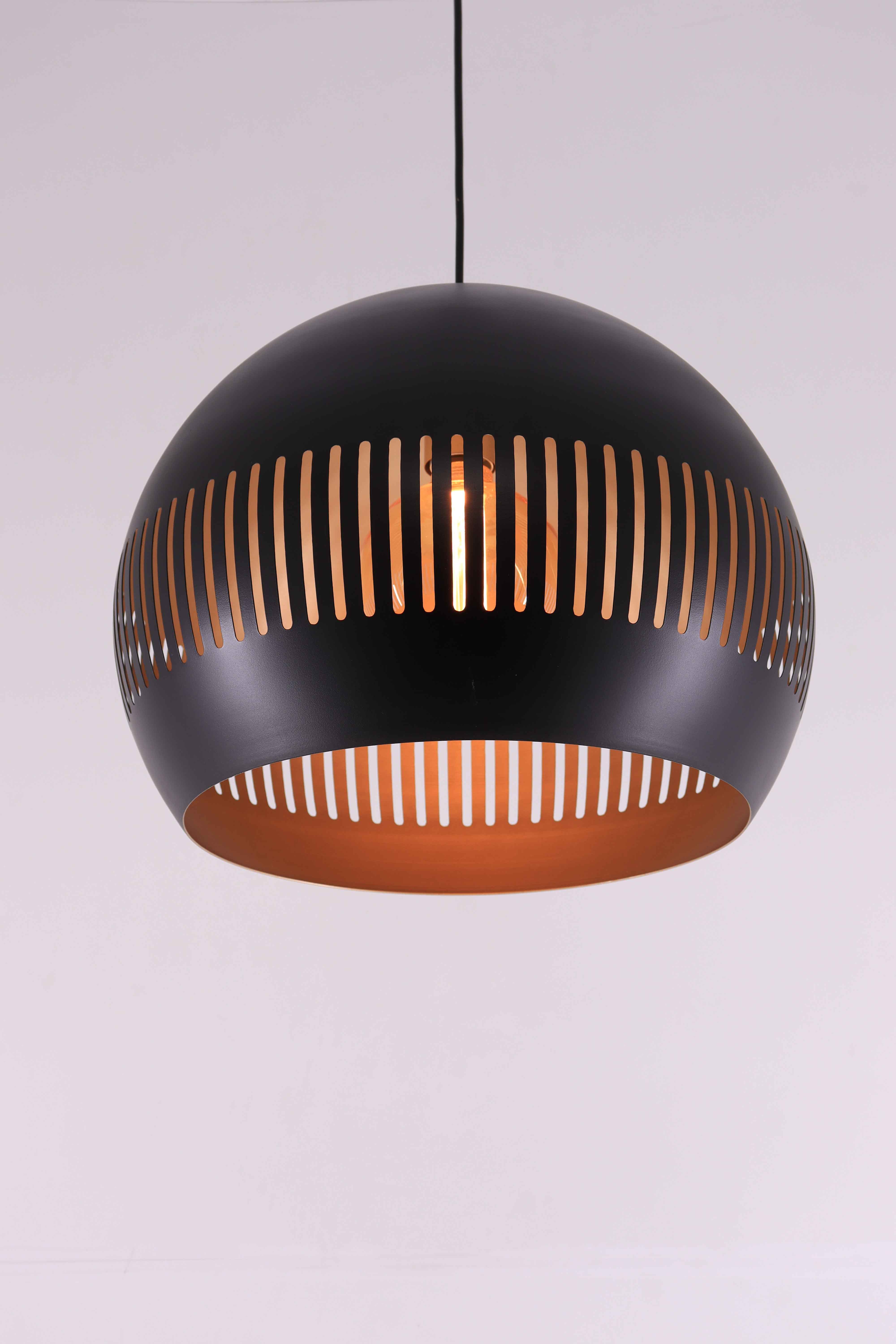 Hanglamp zwart met gouden binnenkant - 40cm 44594 Hanglamp zwart met gouden binnenkant - 40cm 44594