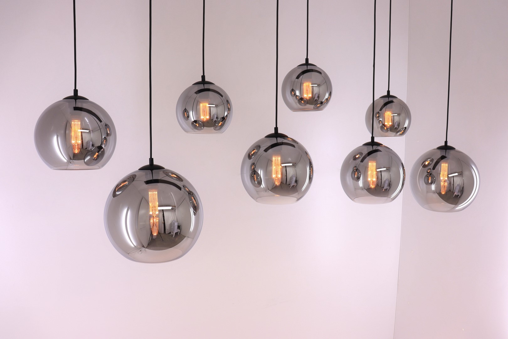 EEF Hanglamp 8-lichts bollen rookglas - 165cm 50123 EEF Hanglamp 8-lichts bollen rookglas - 165cm 50123