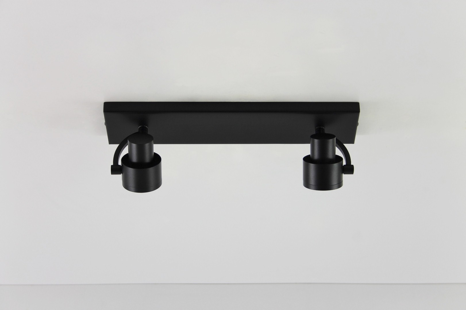 Opbouwspot zwart 2-lichts 39471 Opbouwspot zwart 2-lichts 39471