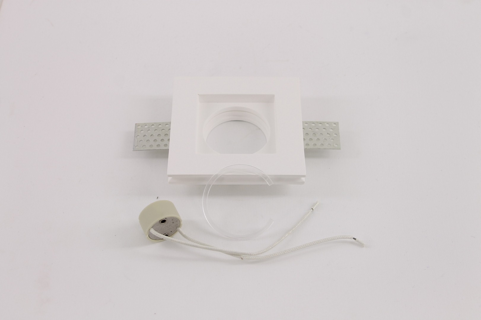 Trimless inbouwspot wit vierkant 6x6 cm binnenmaat 41824 Trimless inbouwspot wit vierkant 6x6 cm binnenmaat 41824