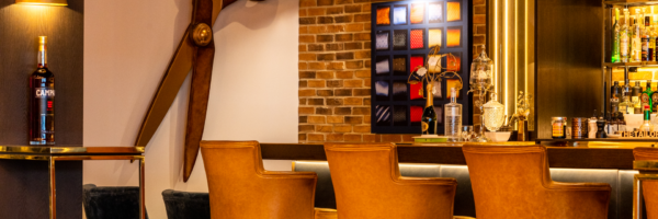 VAN KLEERMAKER TOT COCKTAILBAR