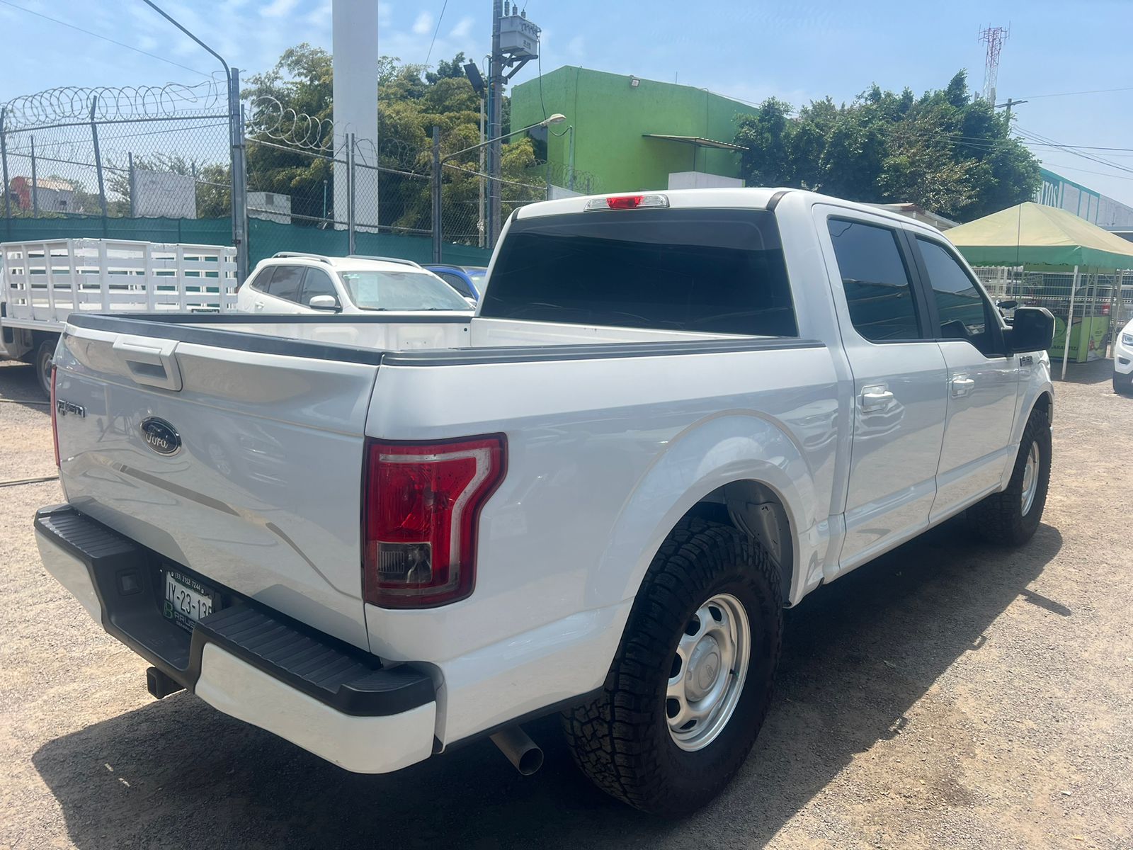Ford F150 2017 crew cab. 4x2 v6 Automático