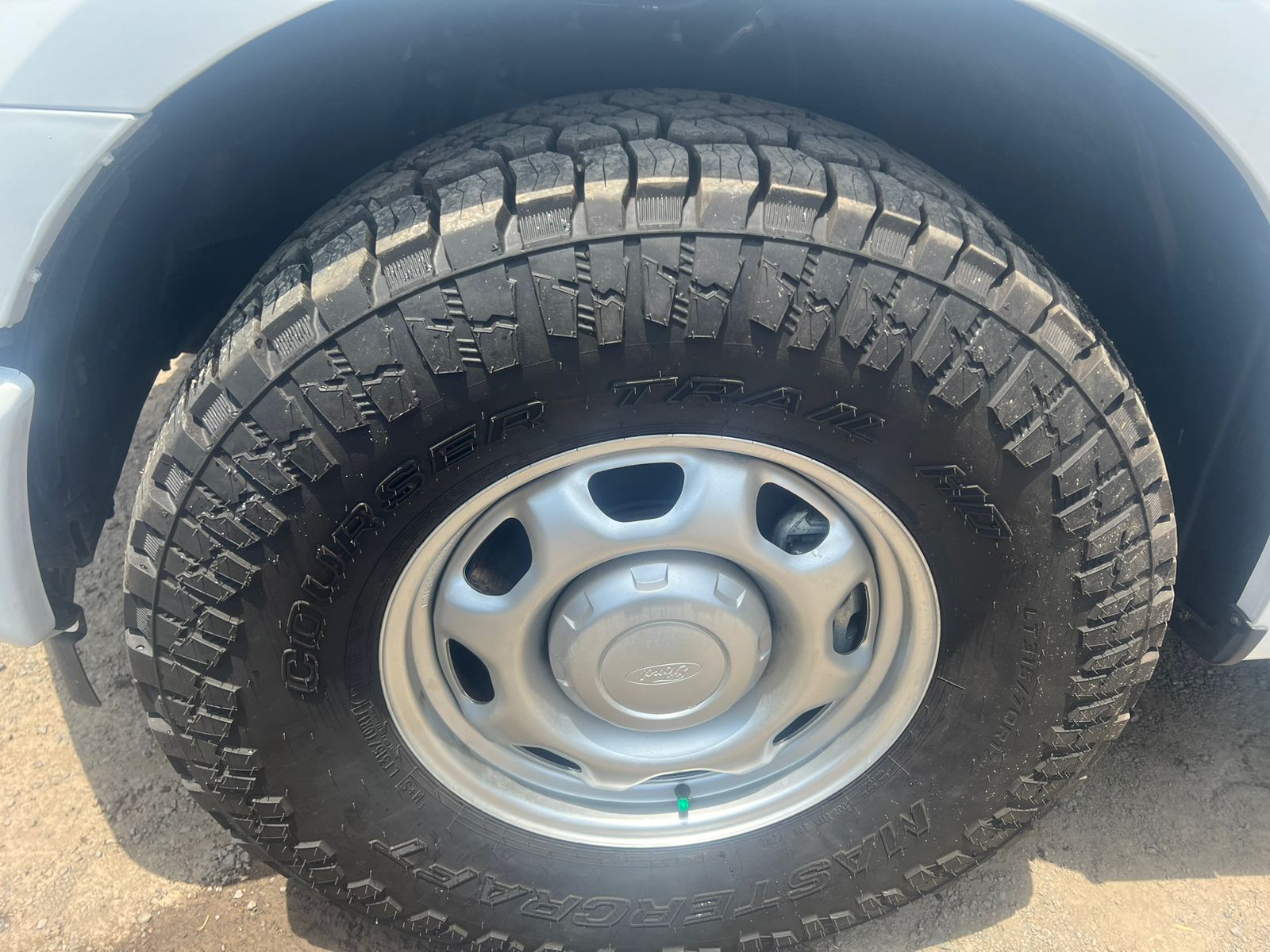 Ford F150 2017 crew cab. 4x2 v6 Automático