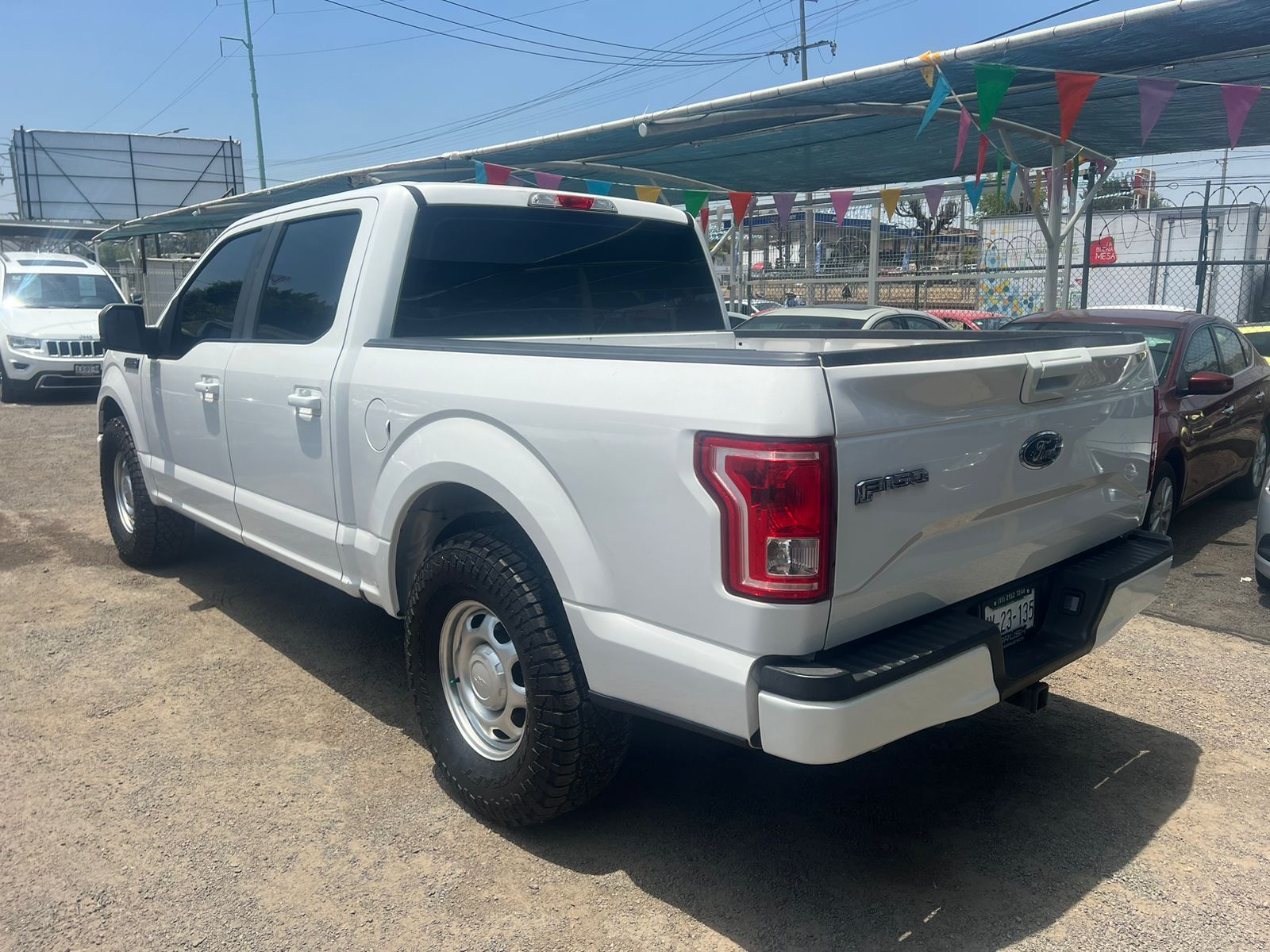 Ford F150 2017 crew cab. 4x2 v6 Automático