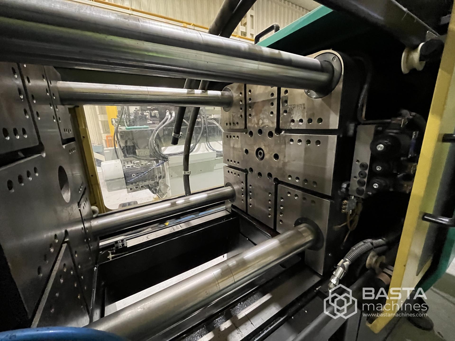 LOG 160 ton injection molding machine (2016) new screw and barrel