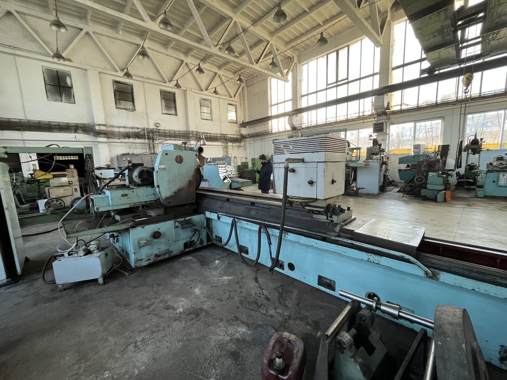 TOS BHE 037/3000 Universal-Walzenschleifmaschine mit elektronischem Vorschub
