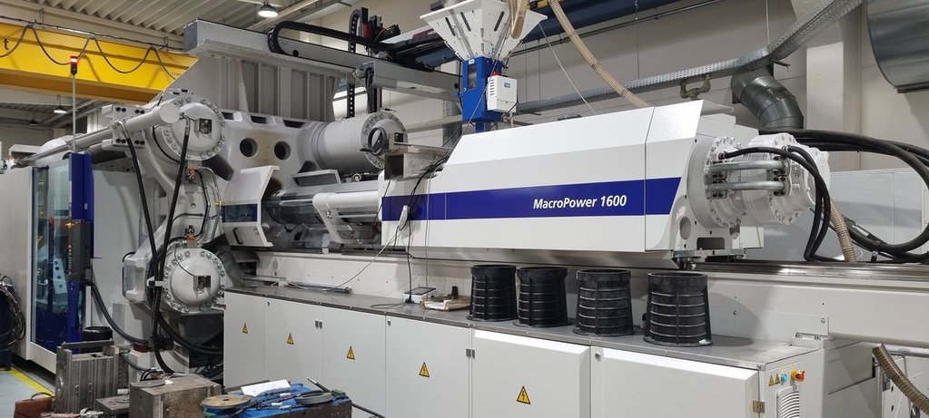 Wittmann Battenfeld 1600/19000 Unilog B8 (year 2018)