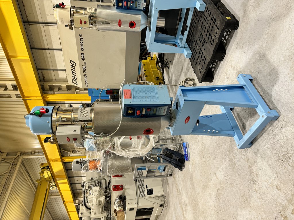 Drying set Moretto dehumidifying D3 T (2006), with hopper loader F3 F40 (2014)