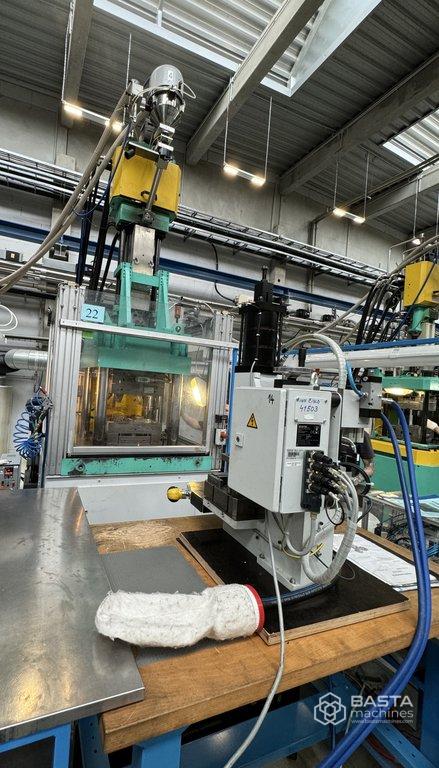 Arburg 520 TV 1300-350 Vertical injection moulding machine 520C ONLY 43.000 hours !!