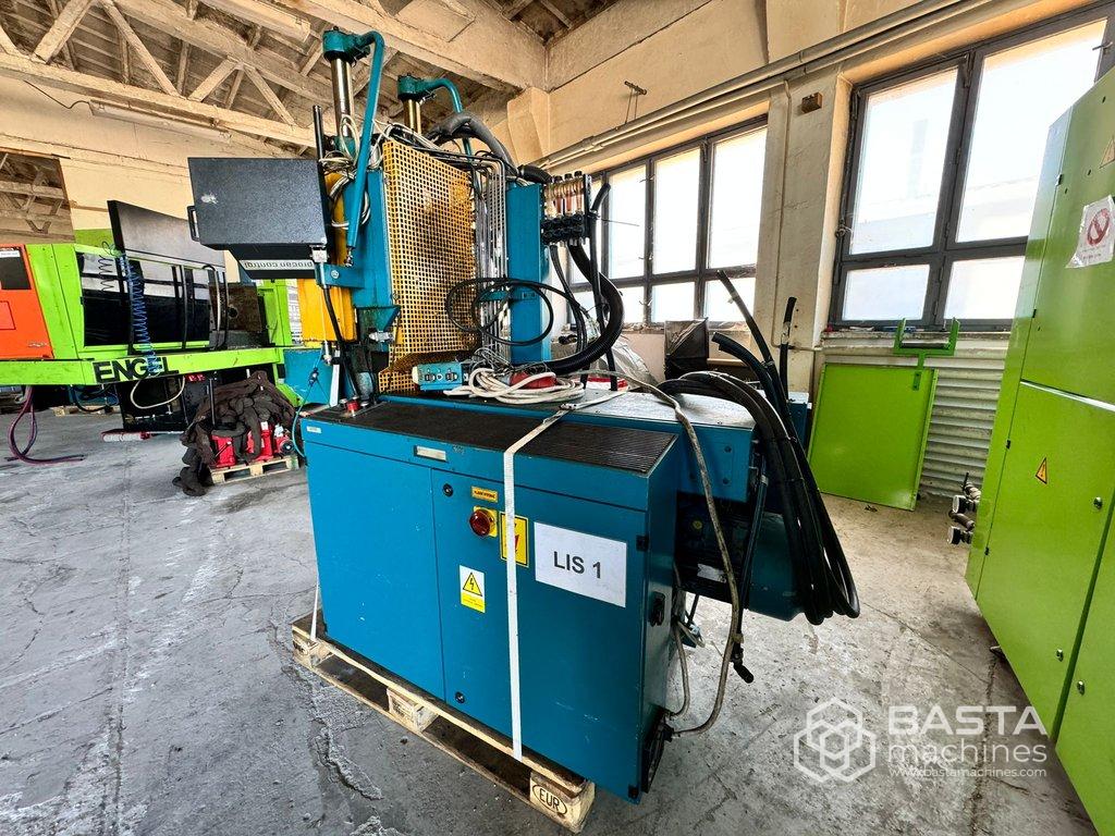 2000 BOY 22 M Injection Molding Machine vertical