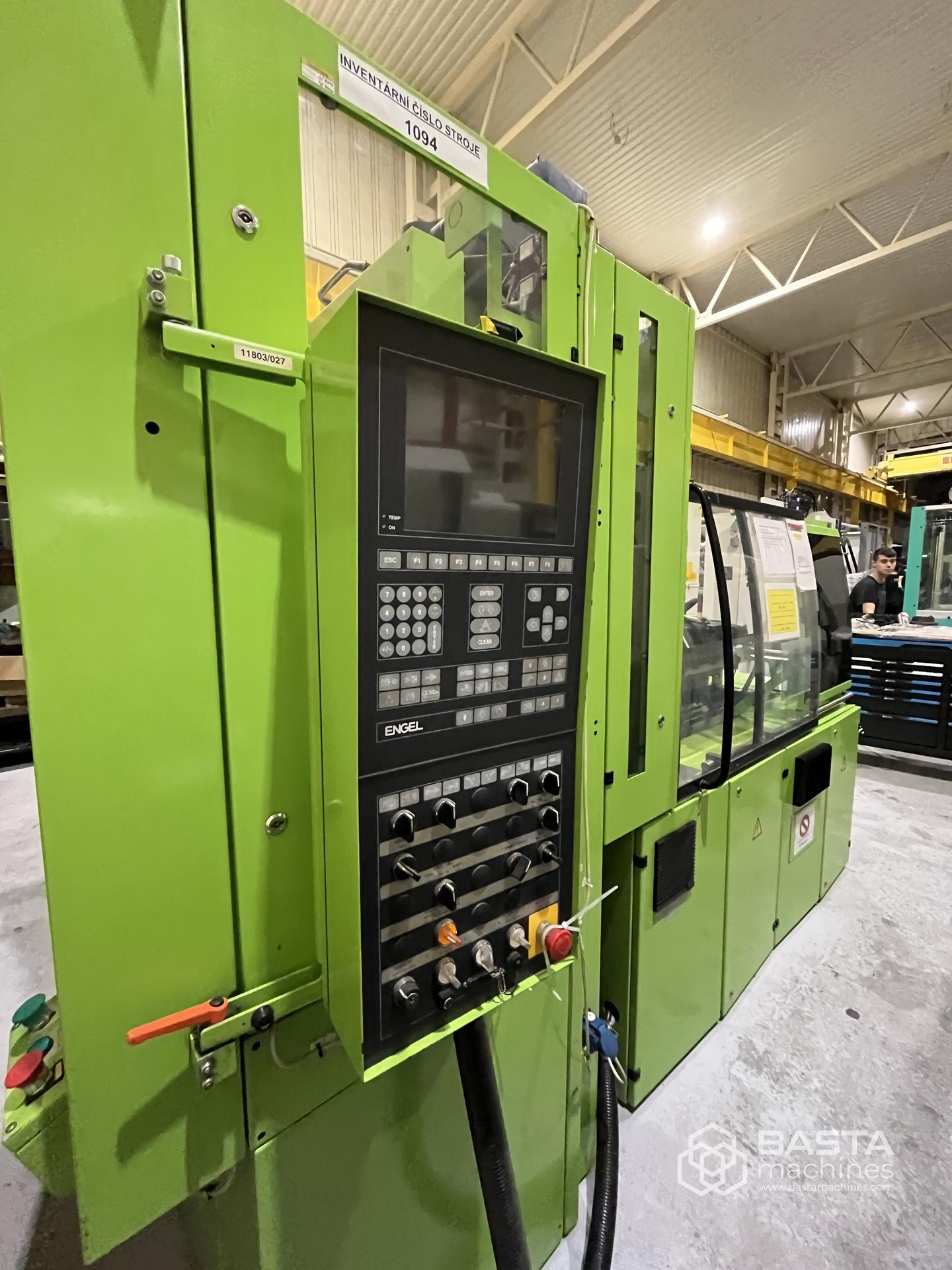 Engel INSERT 330H/90 (2004) vertikaler Drehtisch