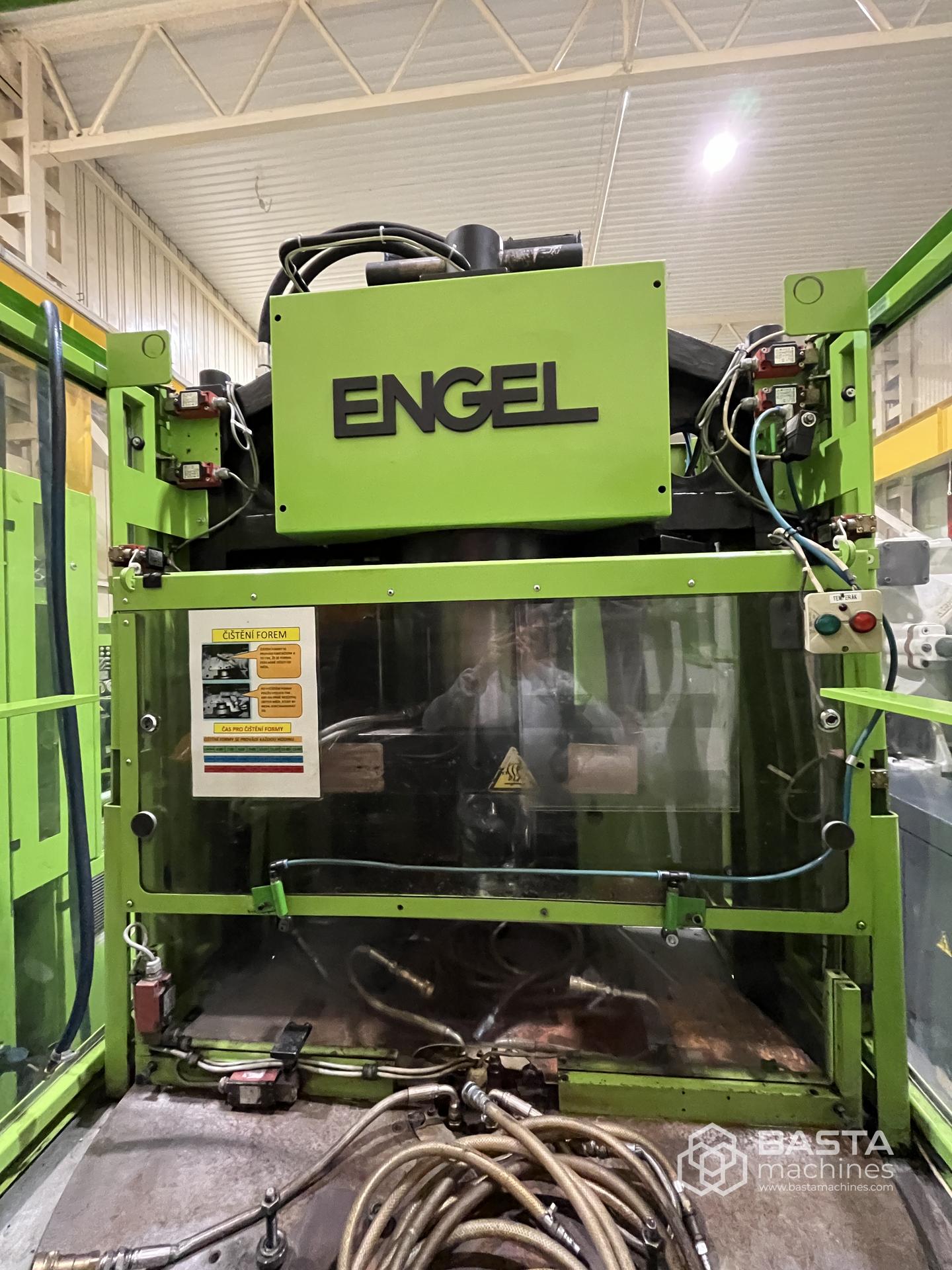 Engel INSERT 330H/90 (2004) vertikaler Drehtisch