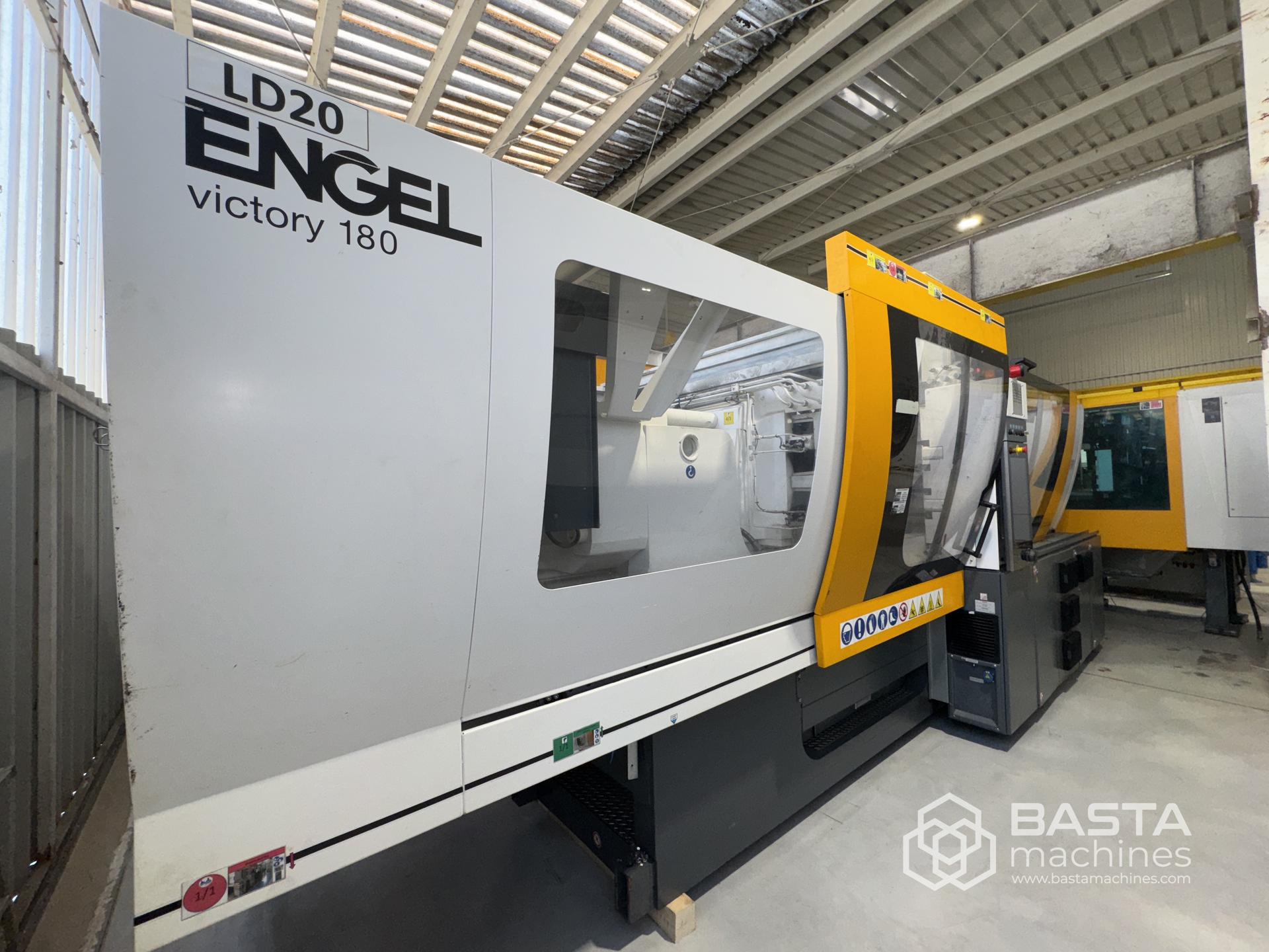 Engel Victory 330/180 tech (2015), Duroplast, Engel VIPER 40 Linearroboter