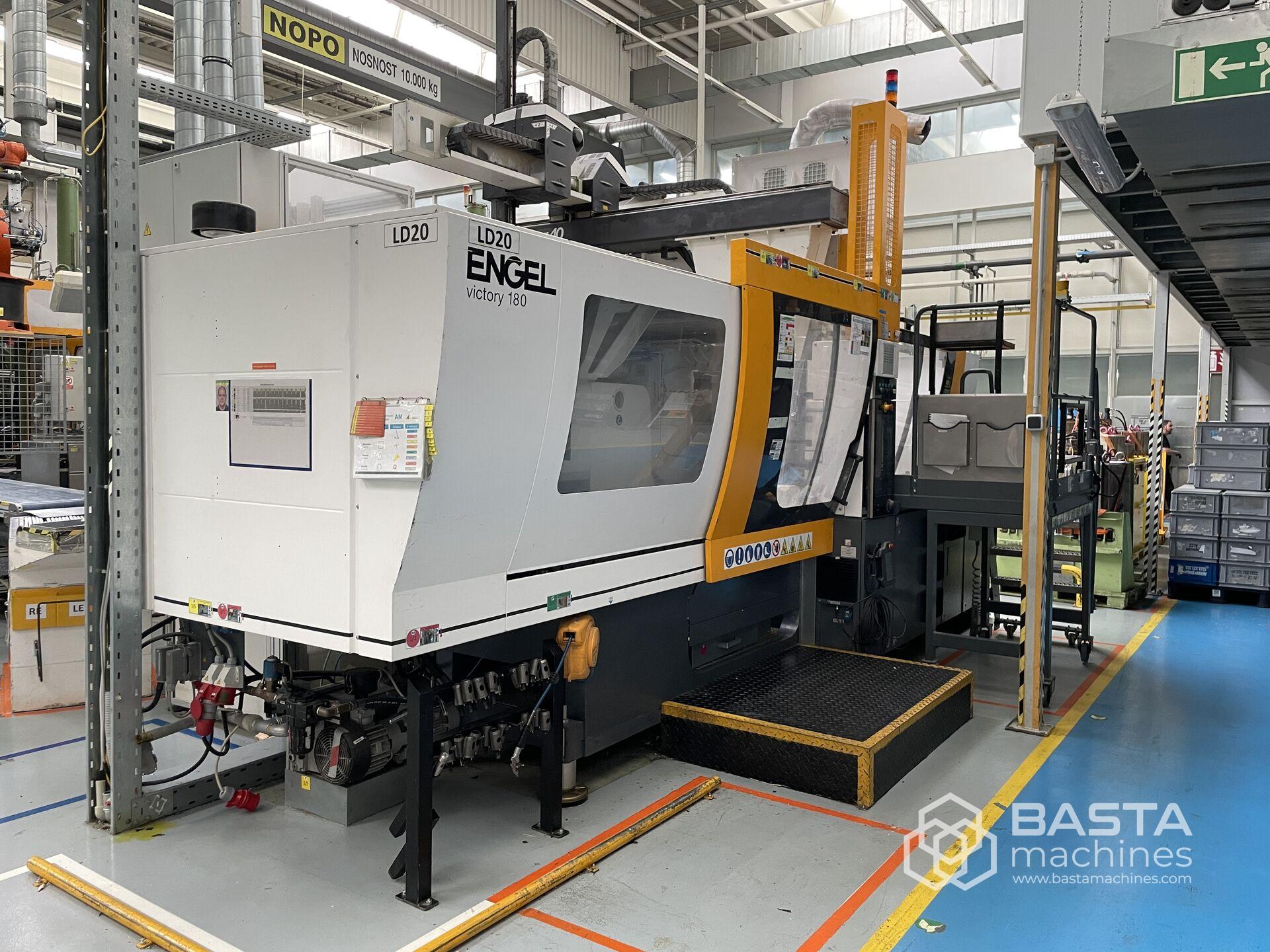 Engel Victory 330/180 tech (2015), Duroplast, Engel VIPER 40 Linearroboter
